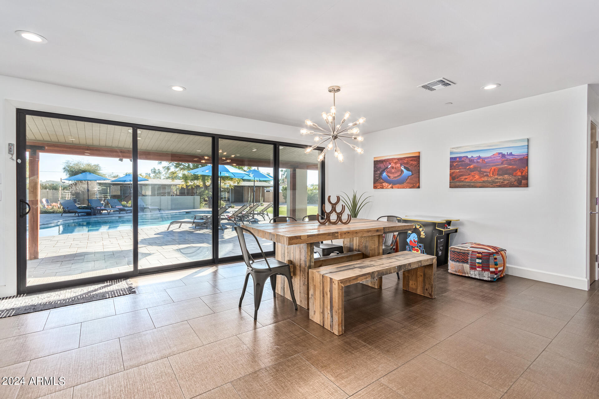 PARADISE VALLEY RANCHOS 2 - Residential