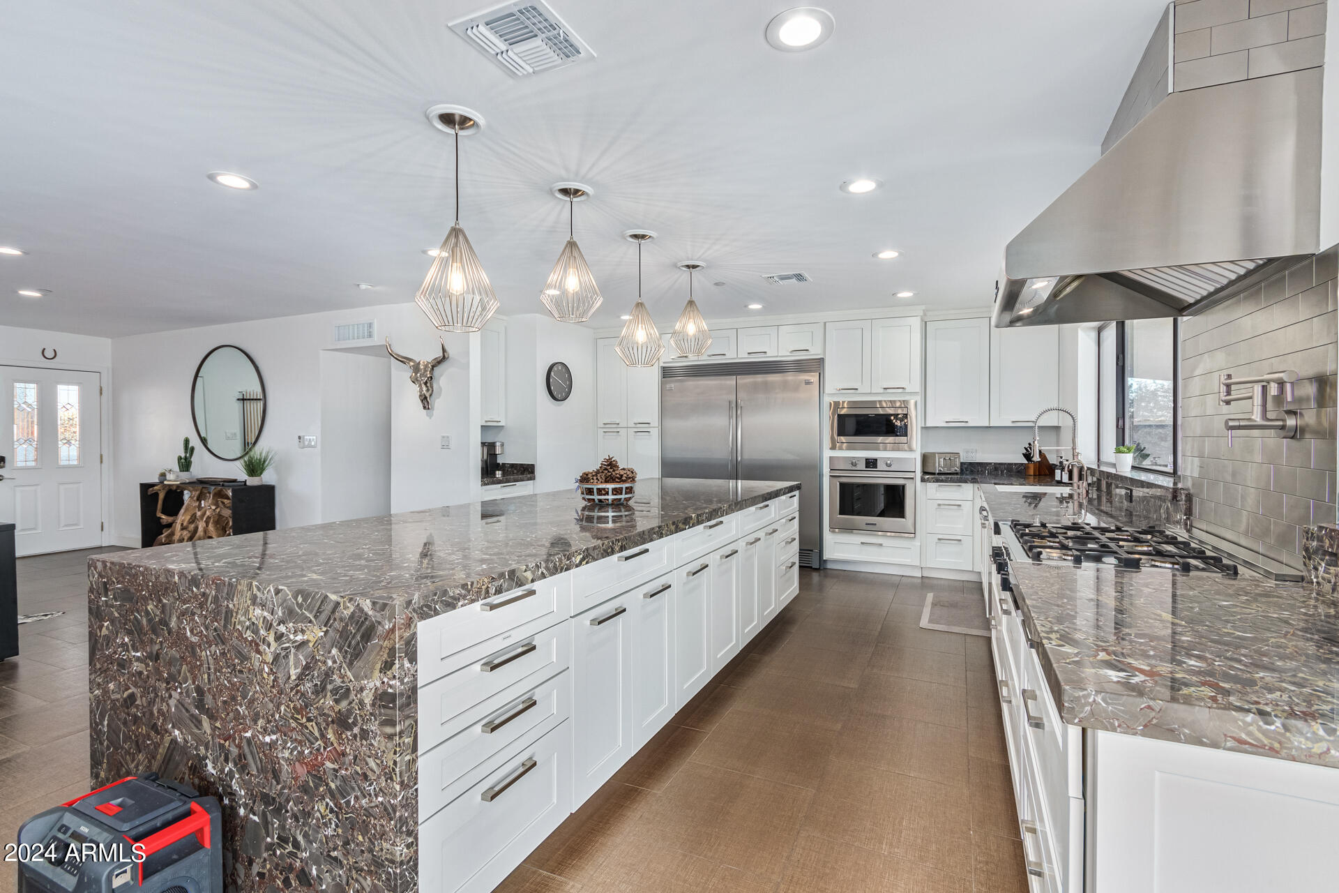 PARADISE VALLEY RANCHOS 2 - Residential