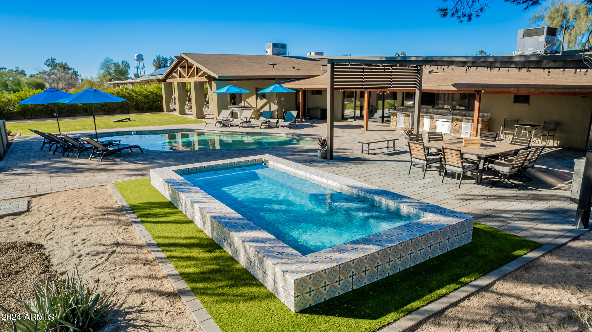 PARADISE VALLEY RANCHOS 2 - Residential