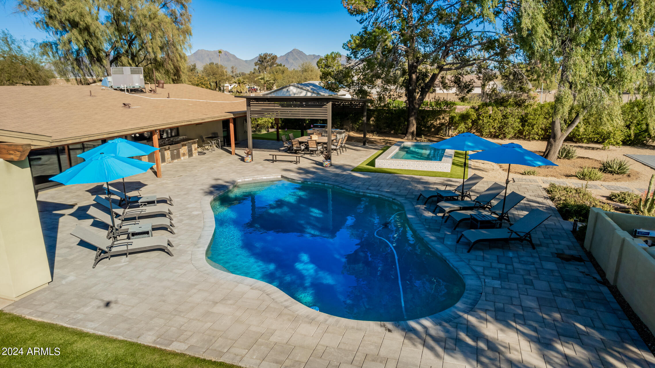 PARADISE VALLEY RANCHOS 2 - Residential