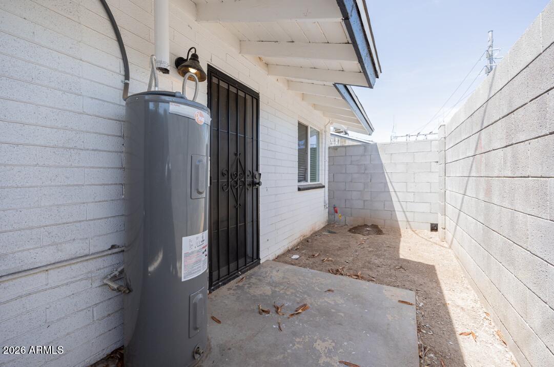 CAMELBACK GARDENS - Residential Income
