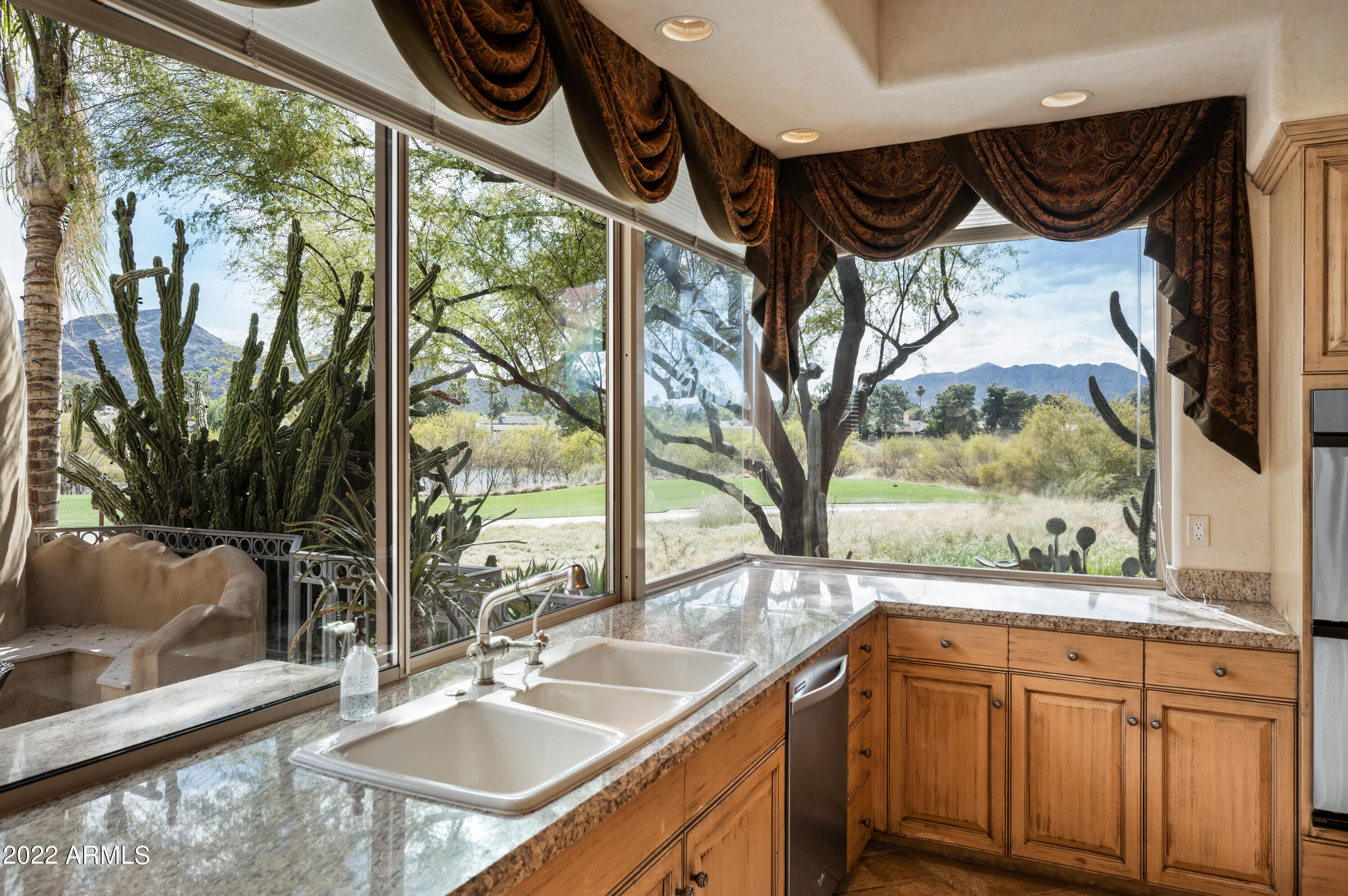 CAMELBACK COUNTRY ESTATES UNIT 5 - Residential