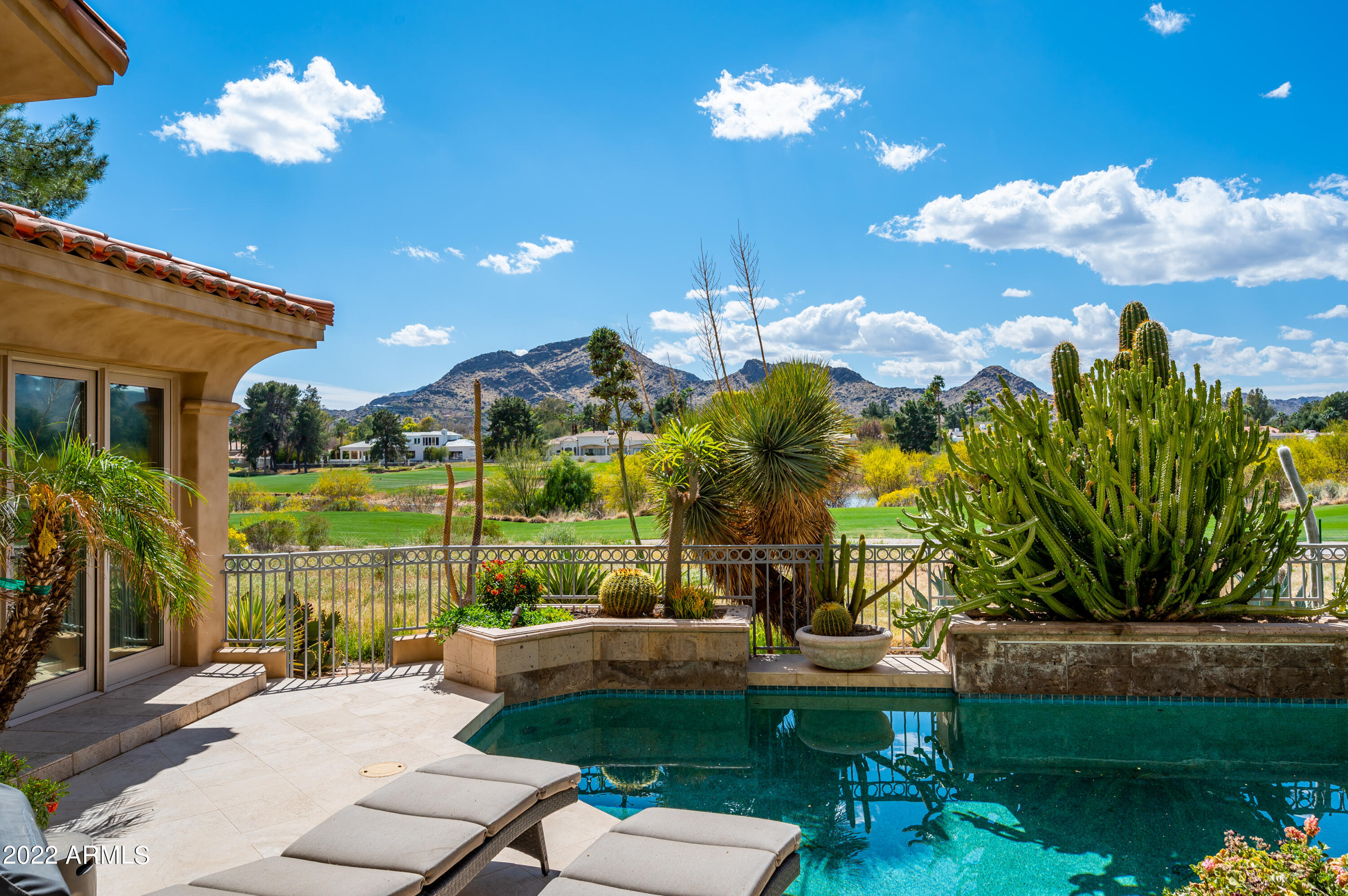 CAMELBACK COUNTRY ESTATES UNIT 5 - Residential