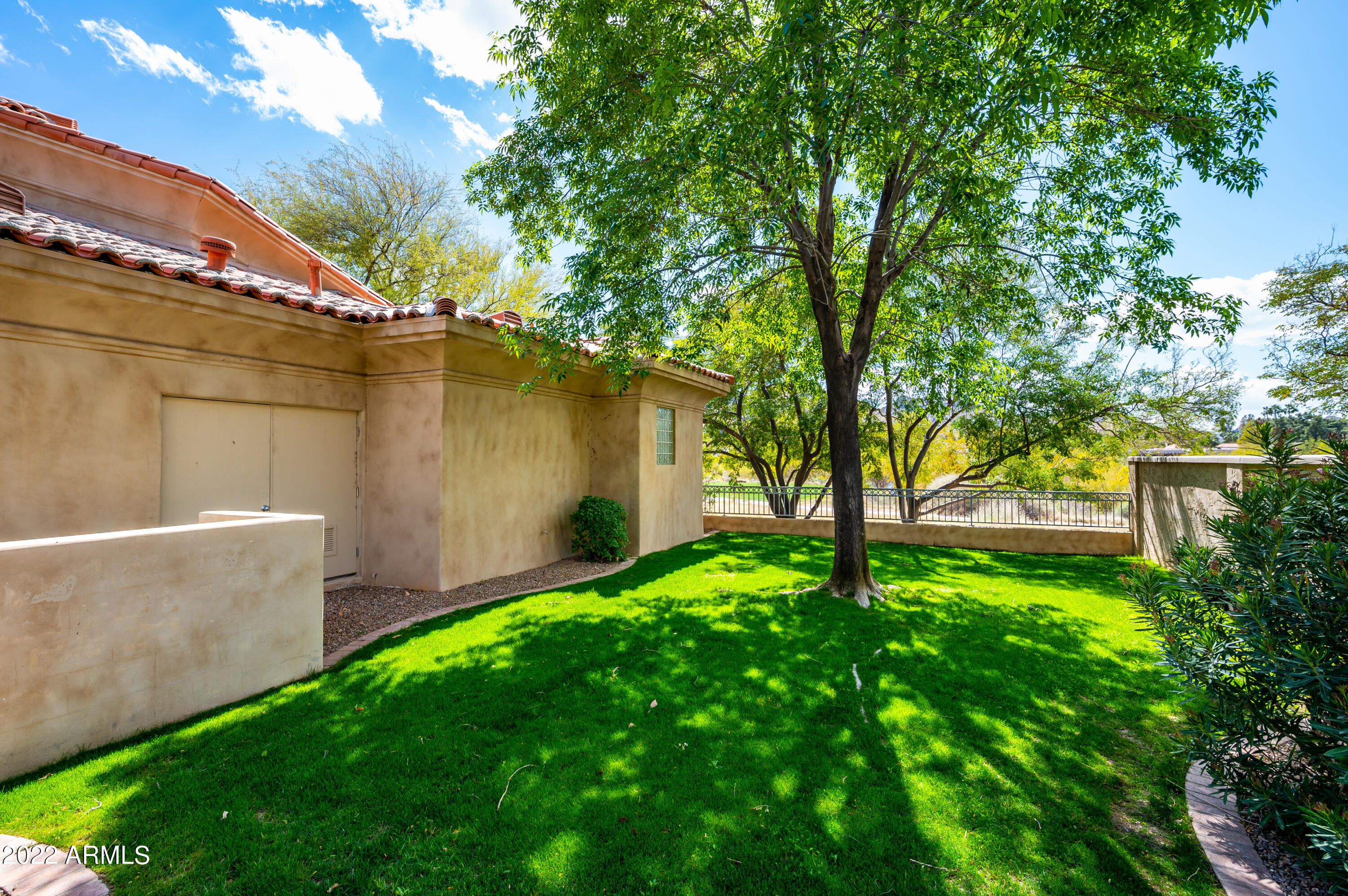 CAMELBACK COUNTRY ESTATES UNIT 5 - Residential