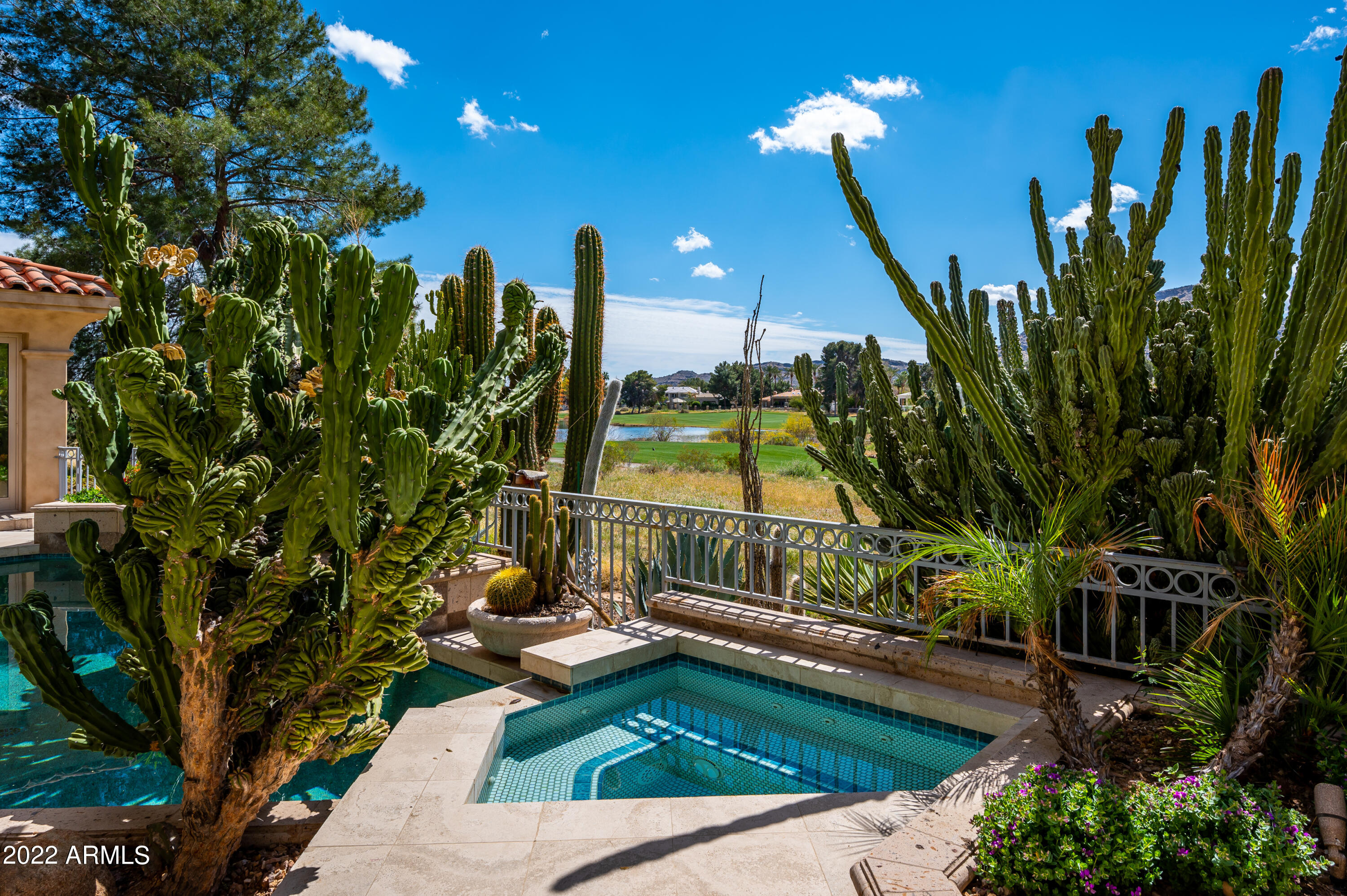 CAMELBACK COUNTRY ESTATES UNIT 5 - Residential