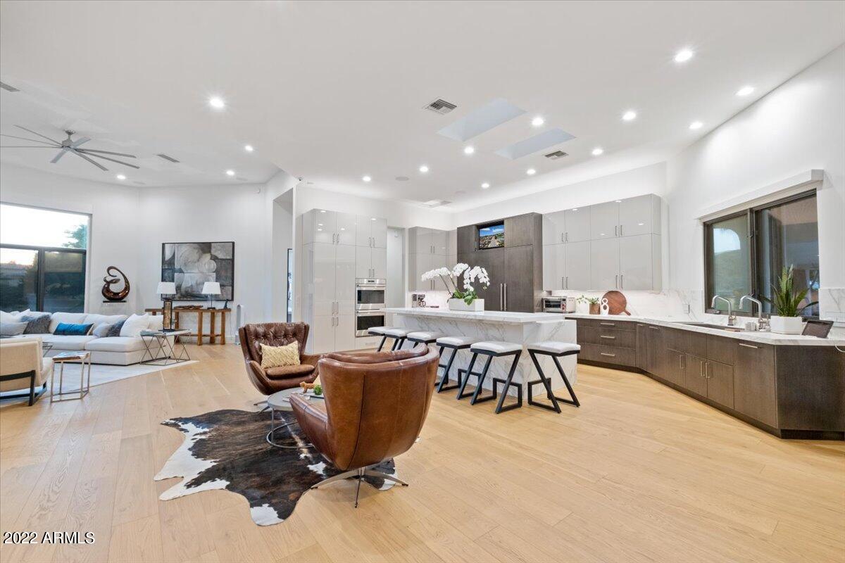 El Chorro Estates - Residential