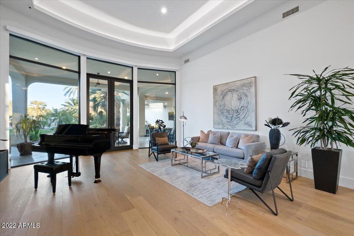El Chorro Estates - Residential