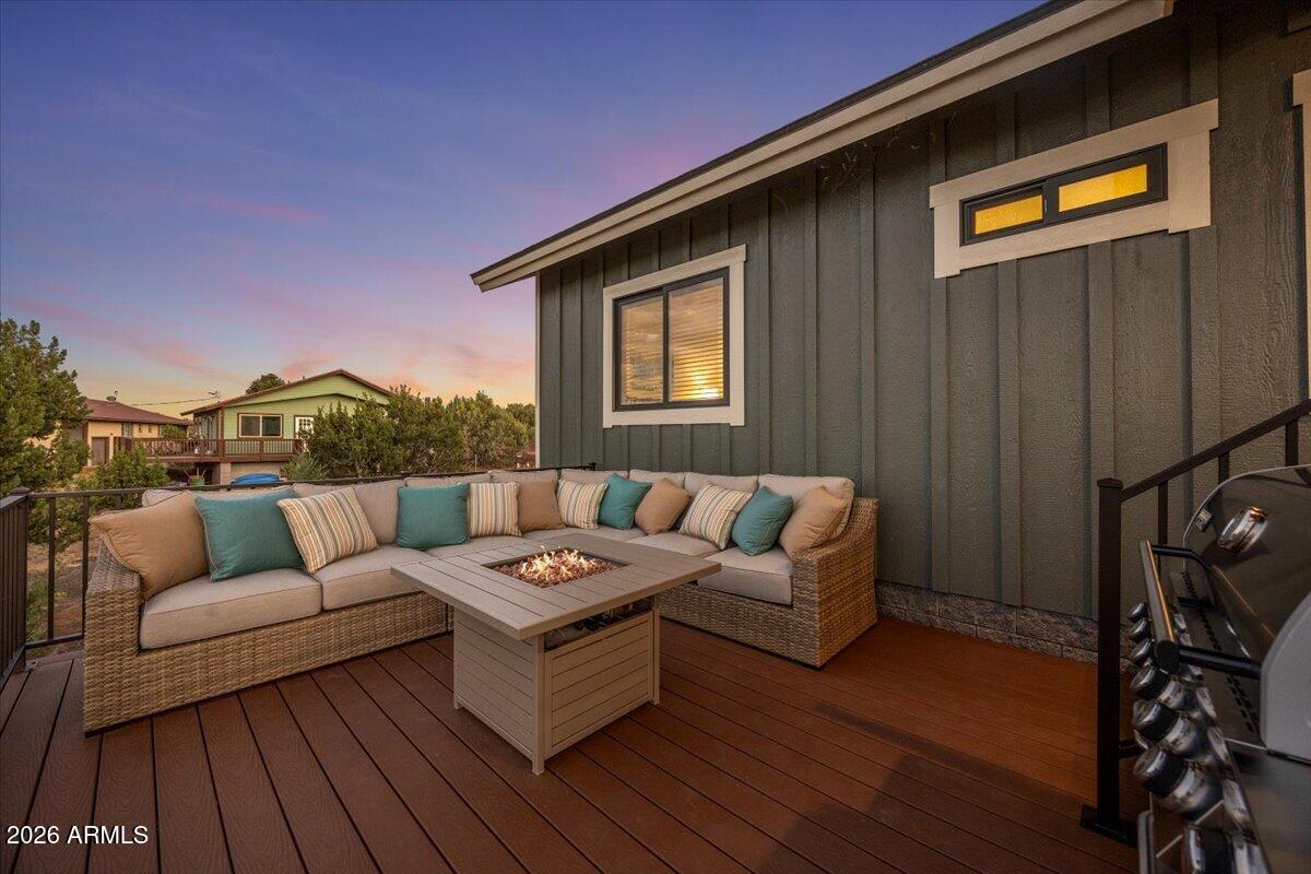 WHITE MOUNTAIN LAKES UNIT 8 - Residential