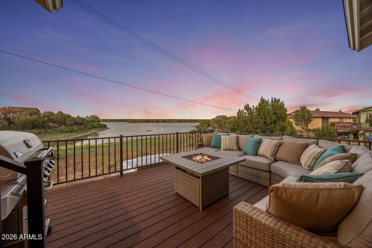 WHITE MOUNTAIN LAKES UNIT 8 - Residential