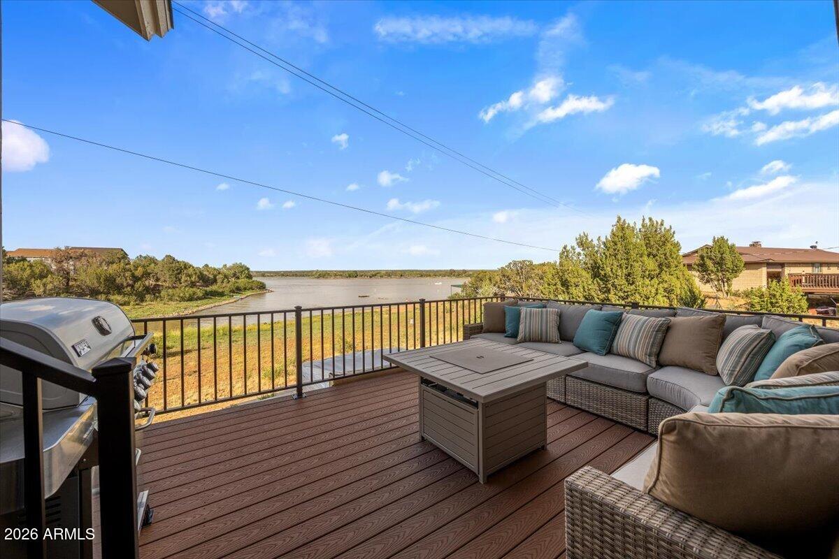 WHITE MOUNTAIN LAKES UNIT 8 - Residential
