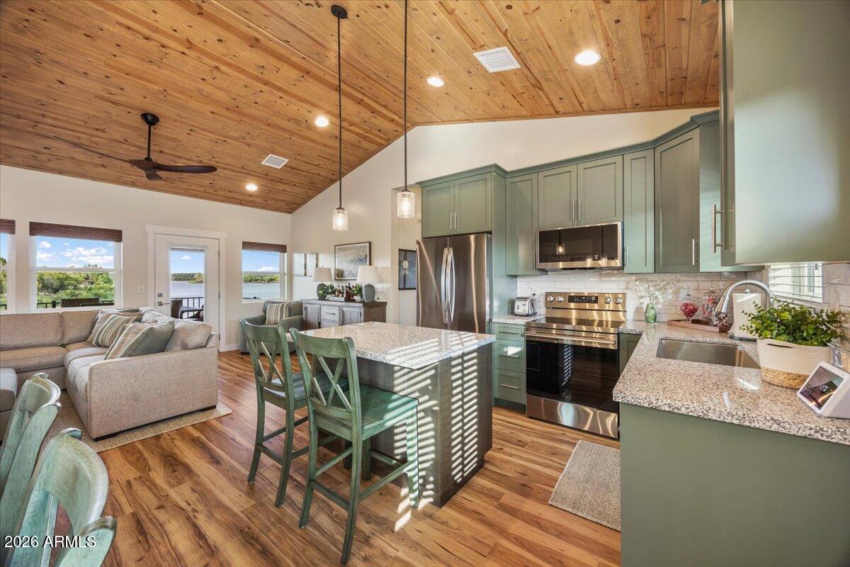 WHITE MOUNTAIN LAKES UNIT 8 - Residential