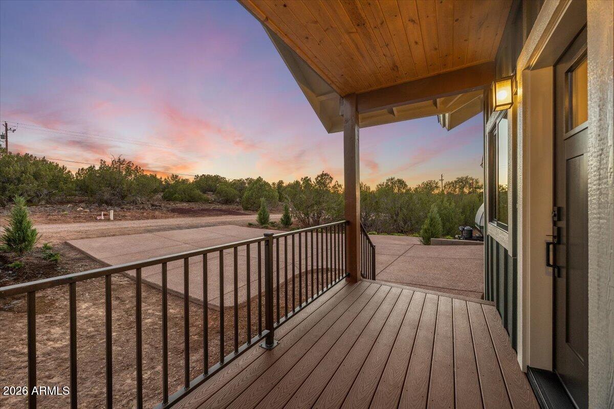 WHITE MOUNTAIN LAKES UNIT 8 - Residential