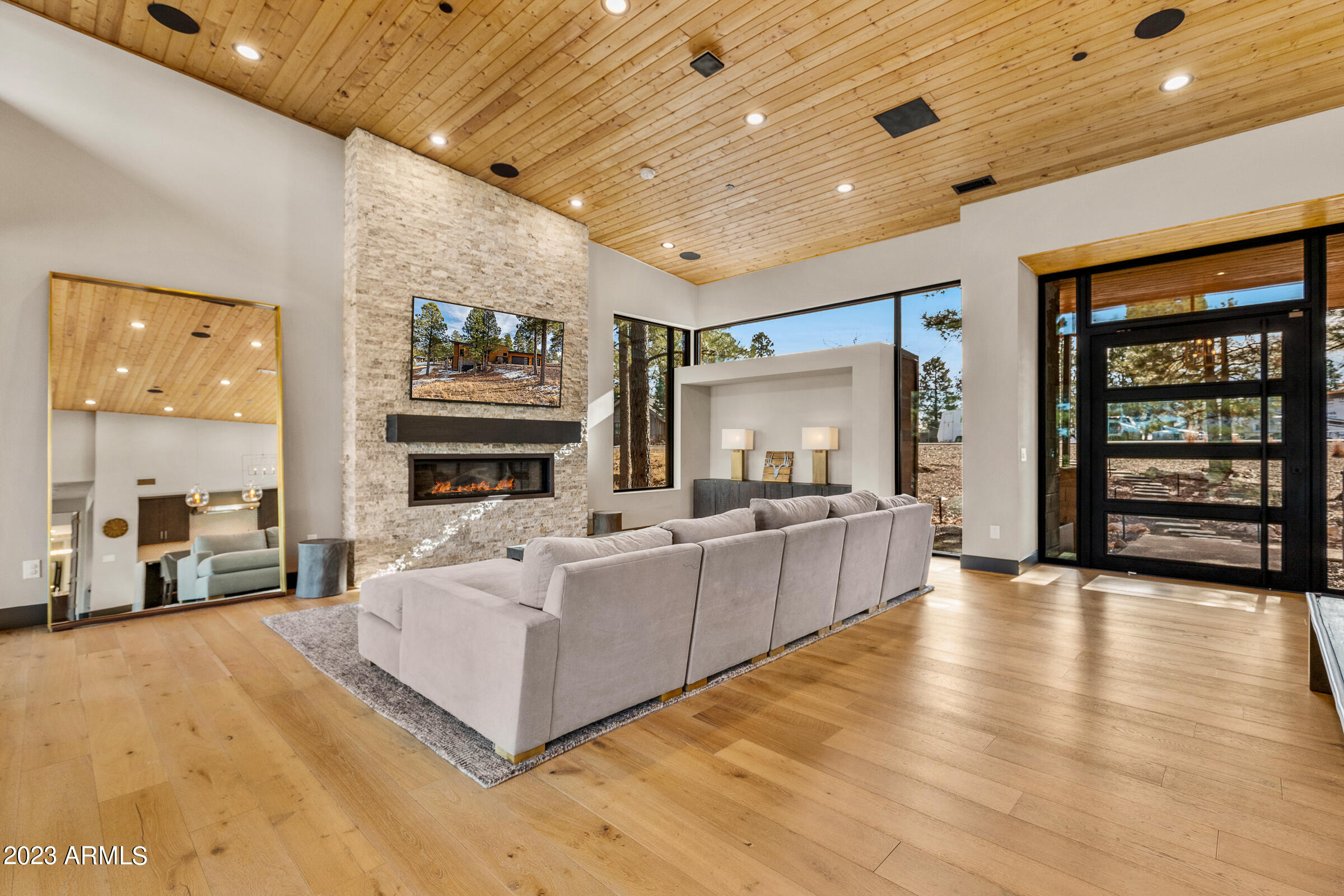 PINE CANYON - Residential