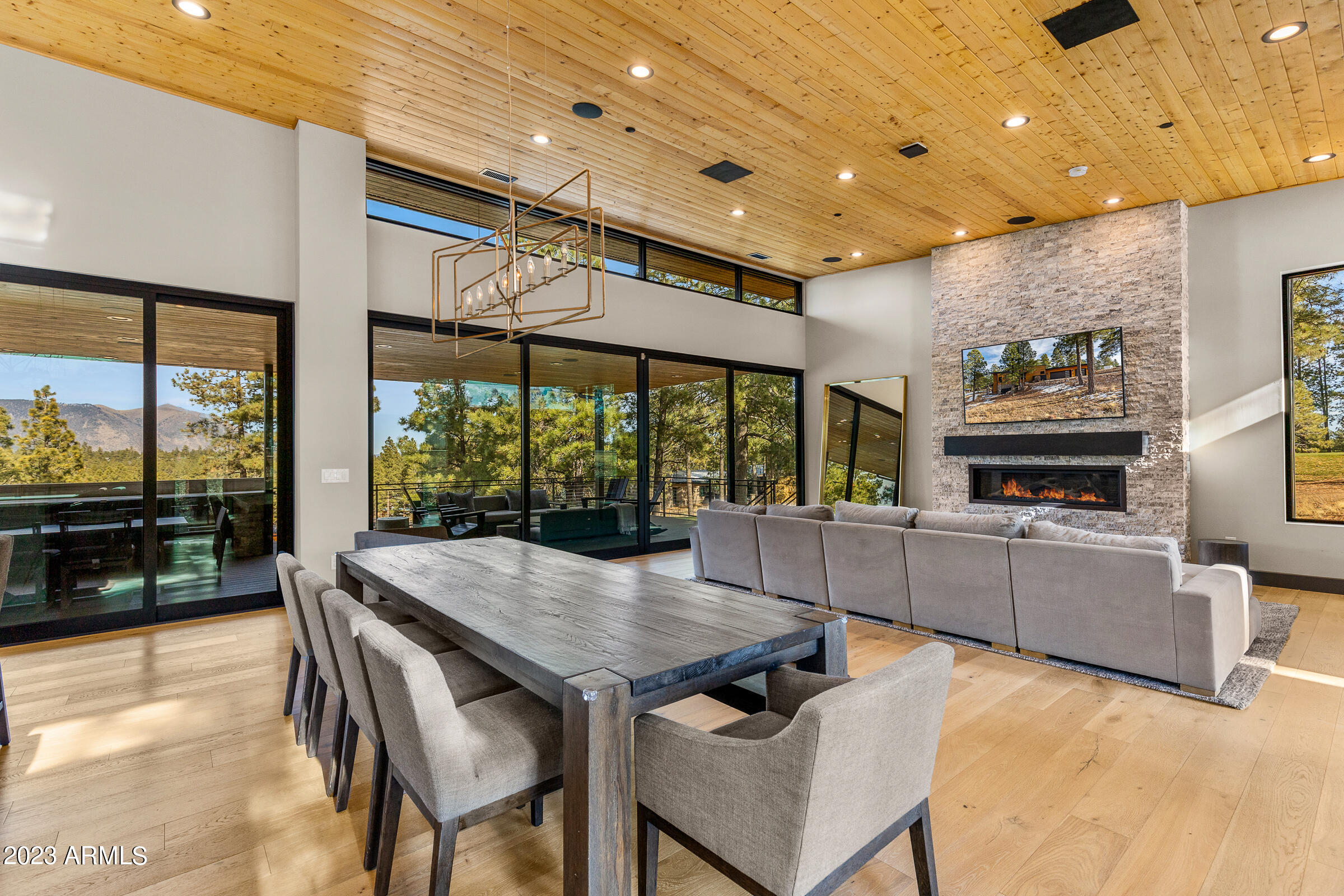 PINE CANYON - Residential