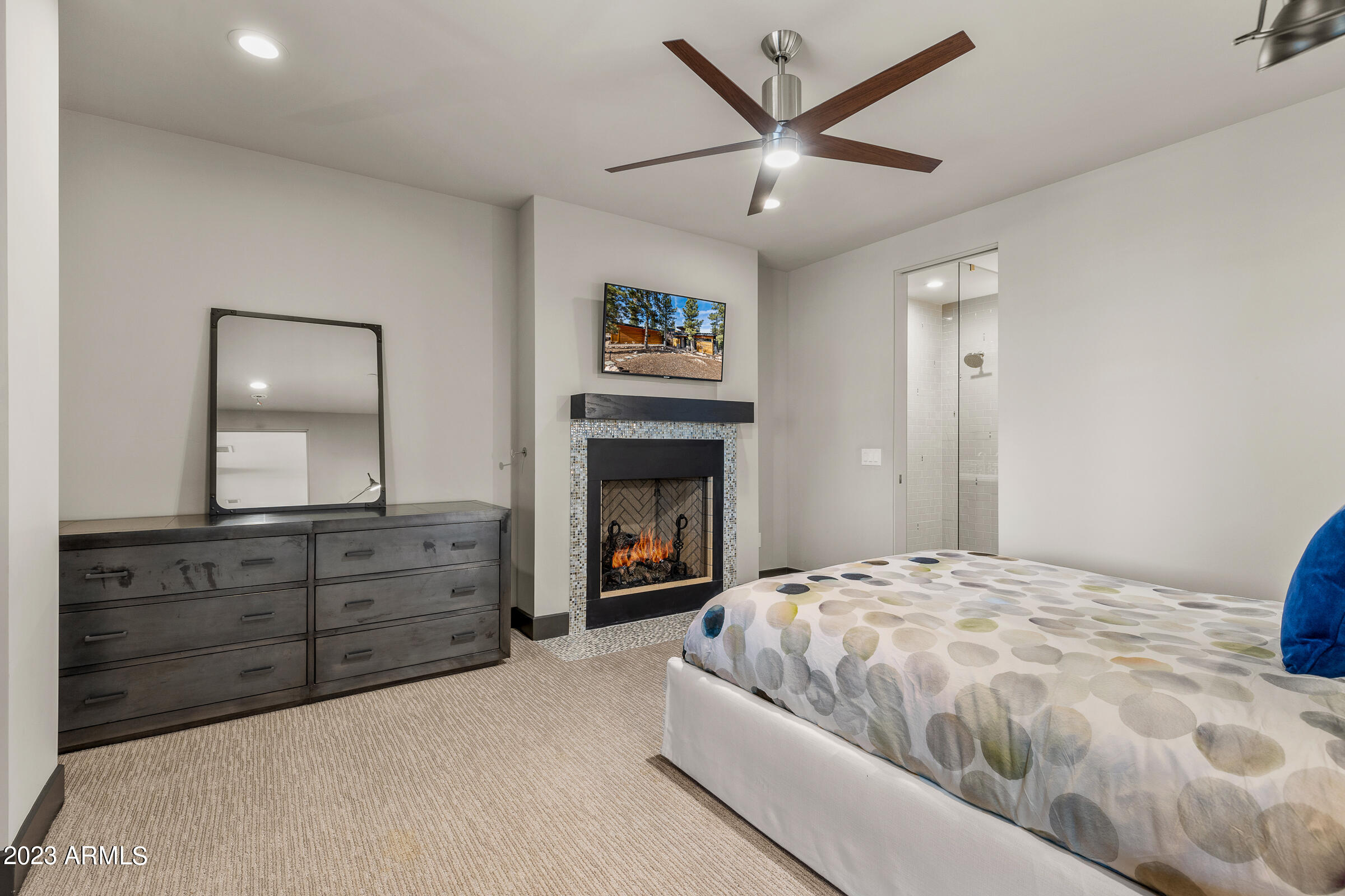 PINE CANYON - Residential