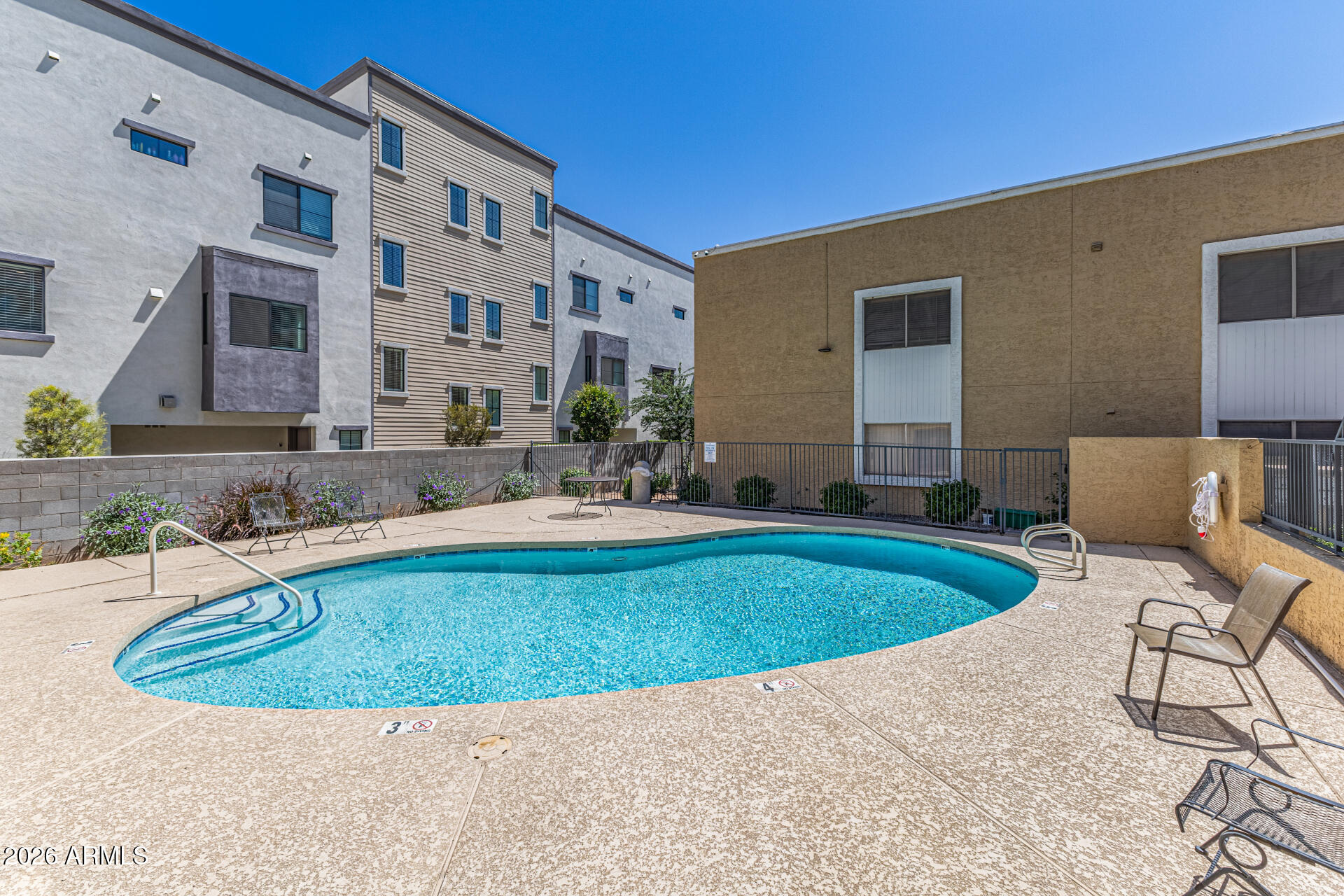 DELARIO CONDOMINIUMS - Residential