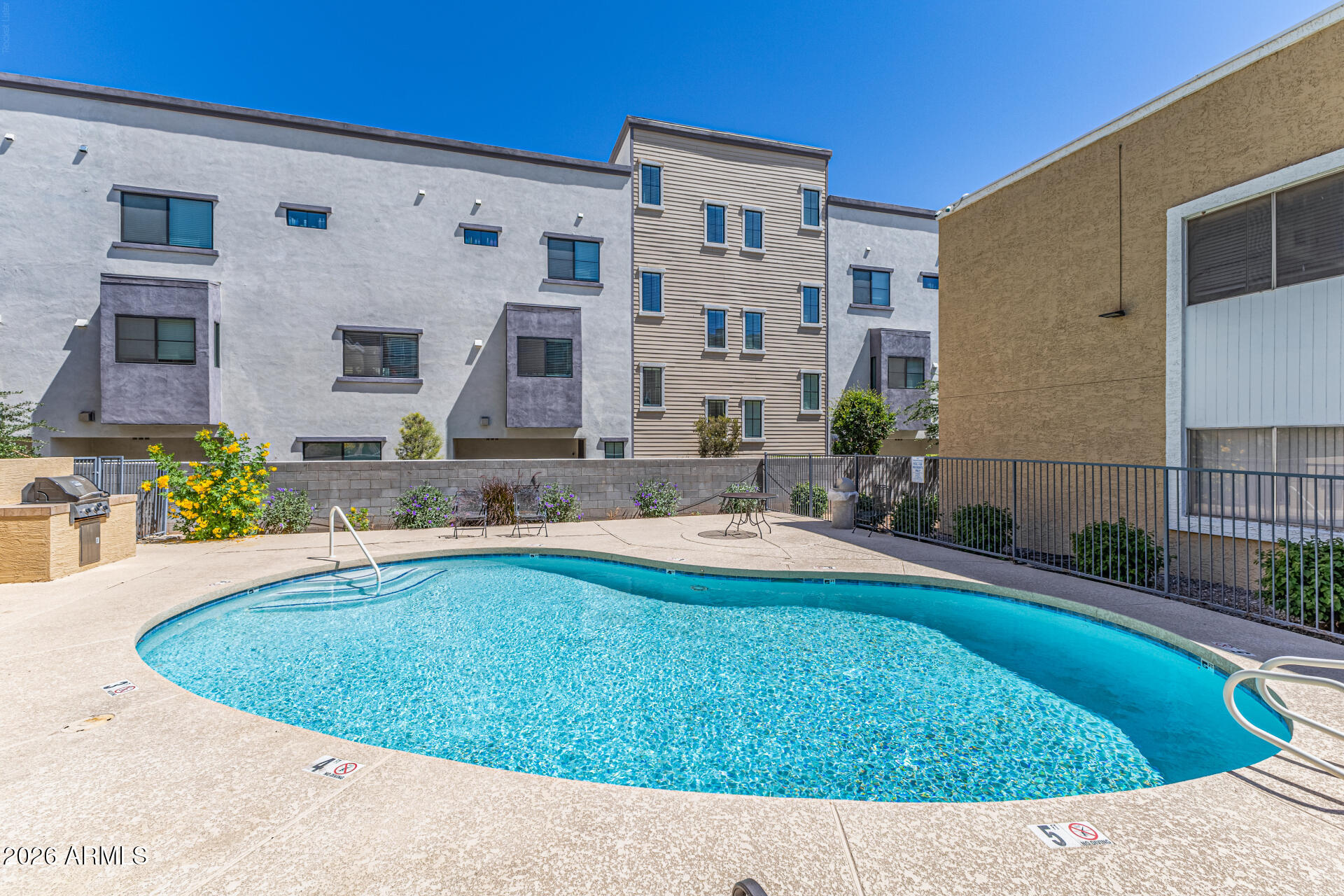DELARIO CONDOMINIUMS - Residential