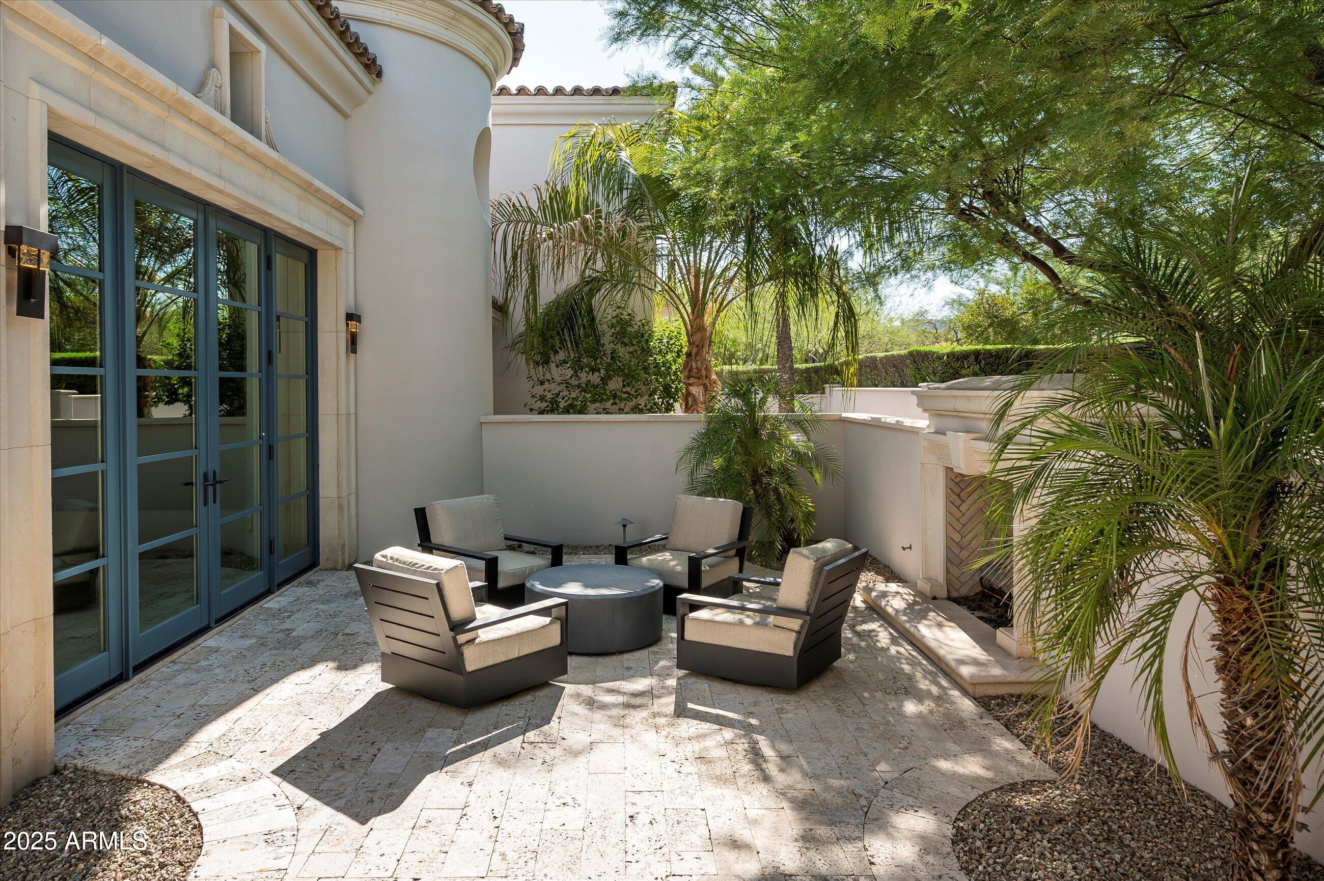 CLUB ESTATES - Residential