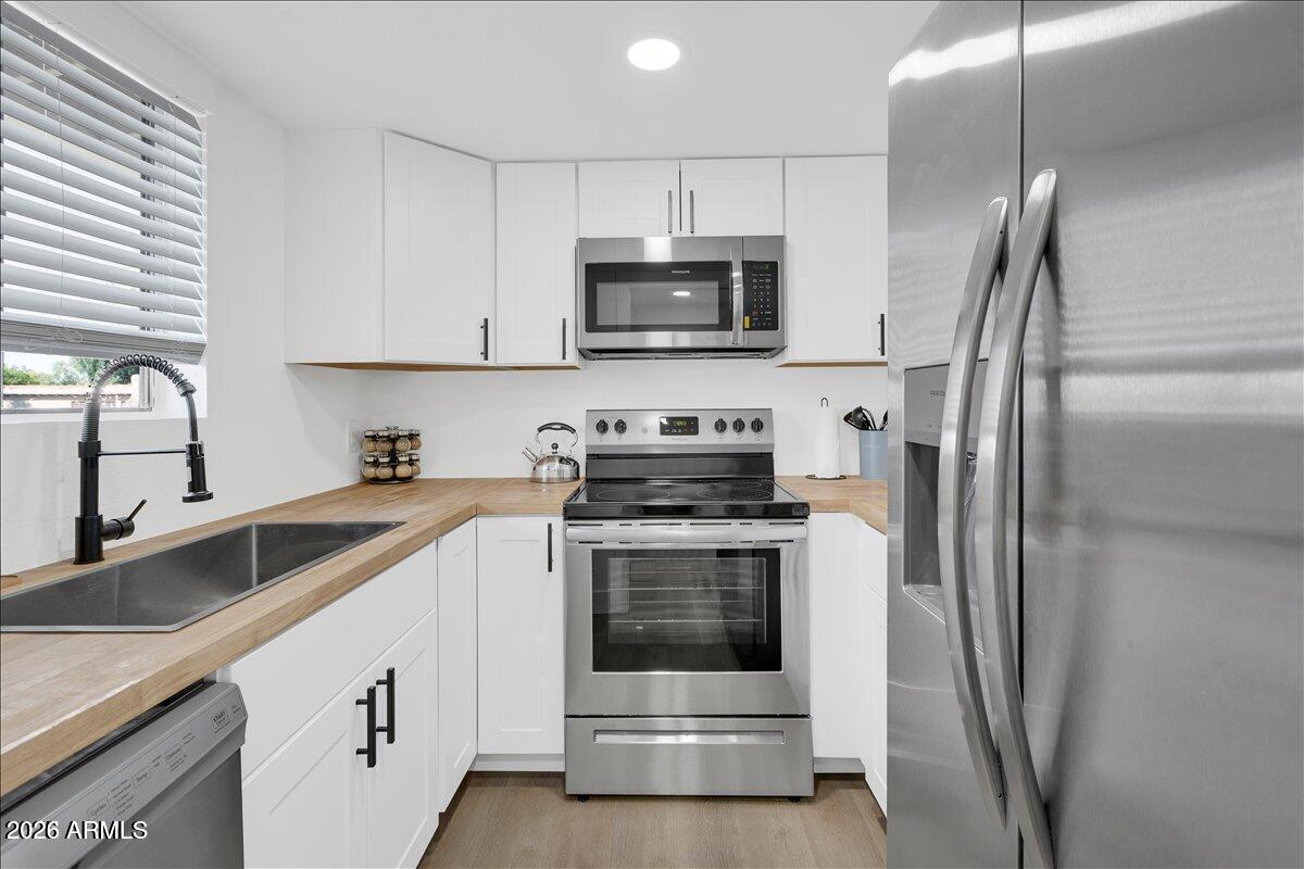 MEADOWBROOK VILLAGE AMD - Residential
