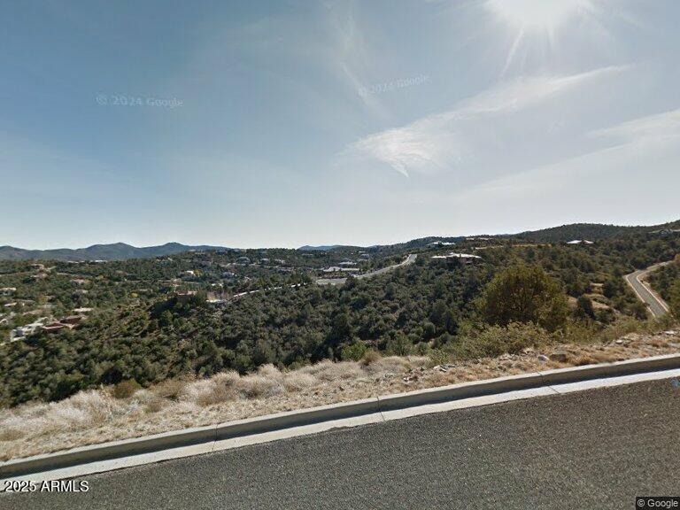 Beautiful property to build your dream home on! Nearby Downtown Prescott and outdoor activities.