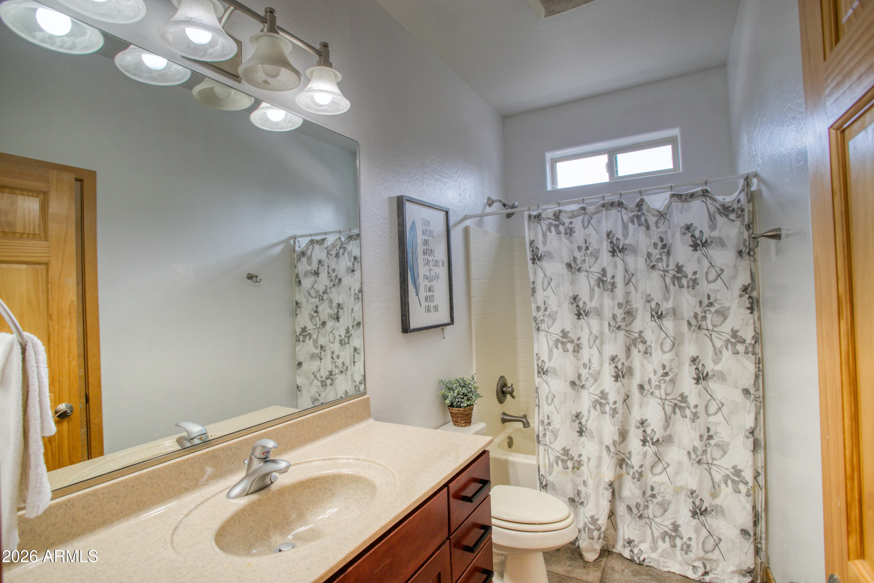 WOODLAND HILLS - Residential