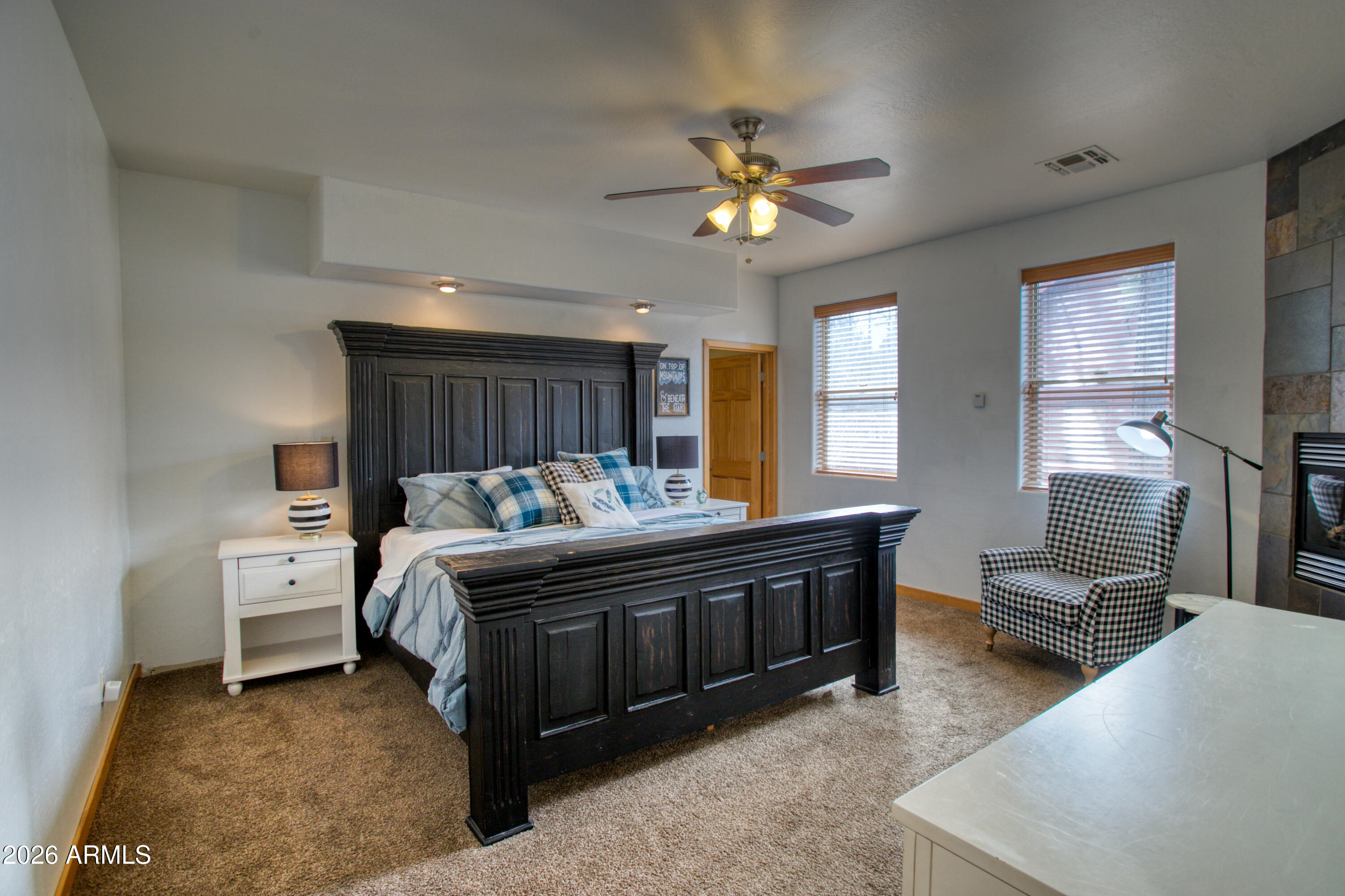 WOODLAND HILLS - Residential
