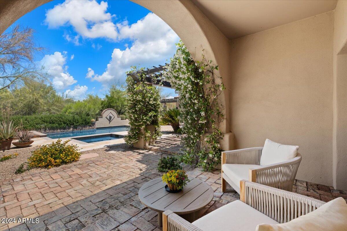 Whisper Rock - Residential