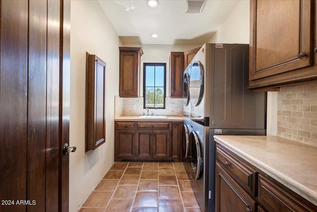 Whisper Rock - Residential