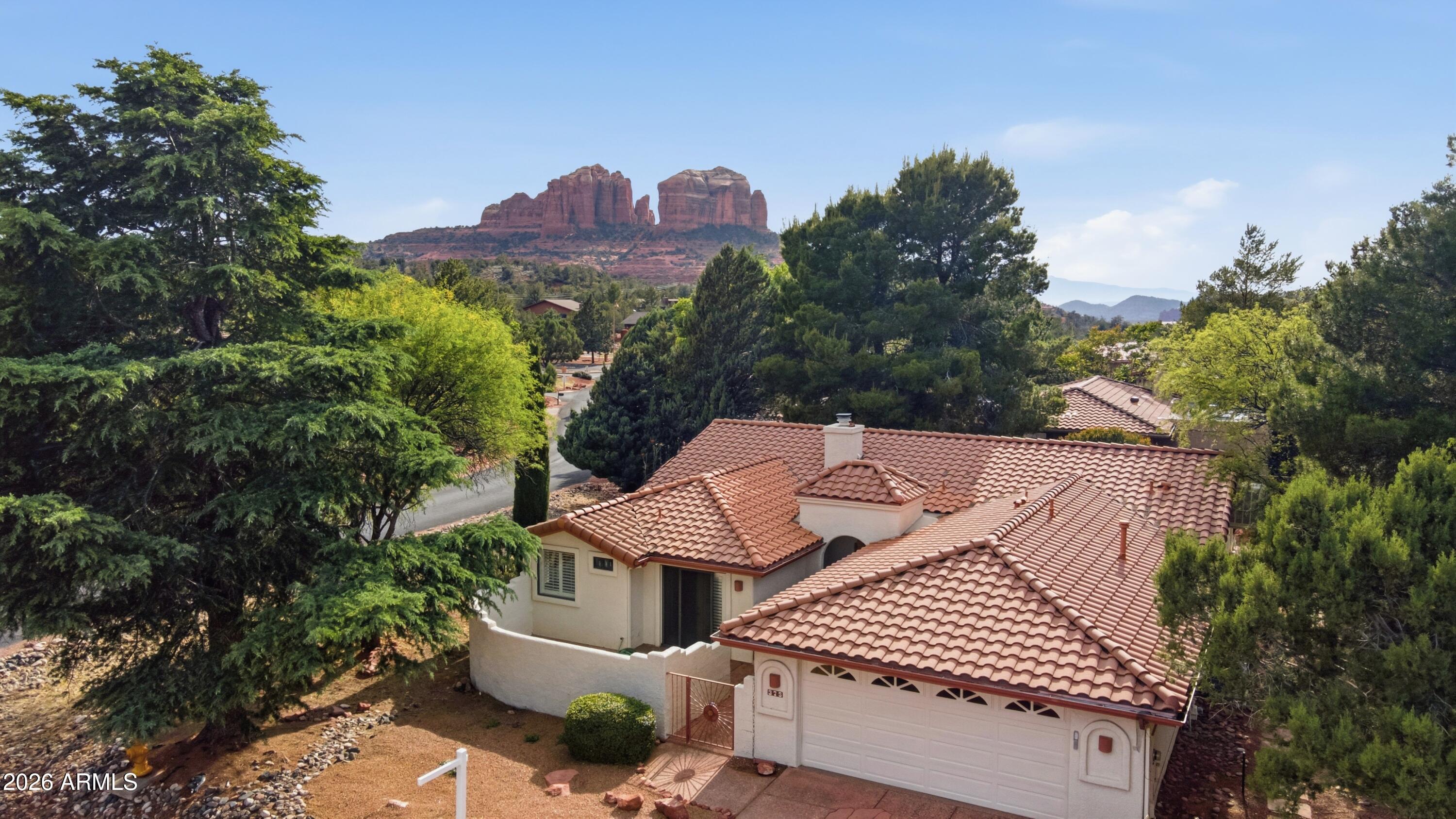 INDIAN CLIFFS - Residential