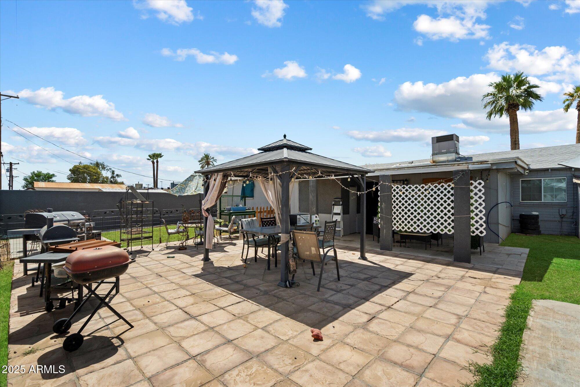 MEGYESI PLACE PLAT - Residential