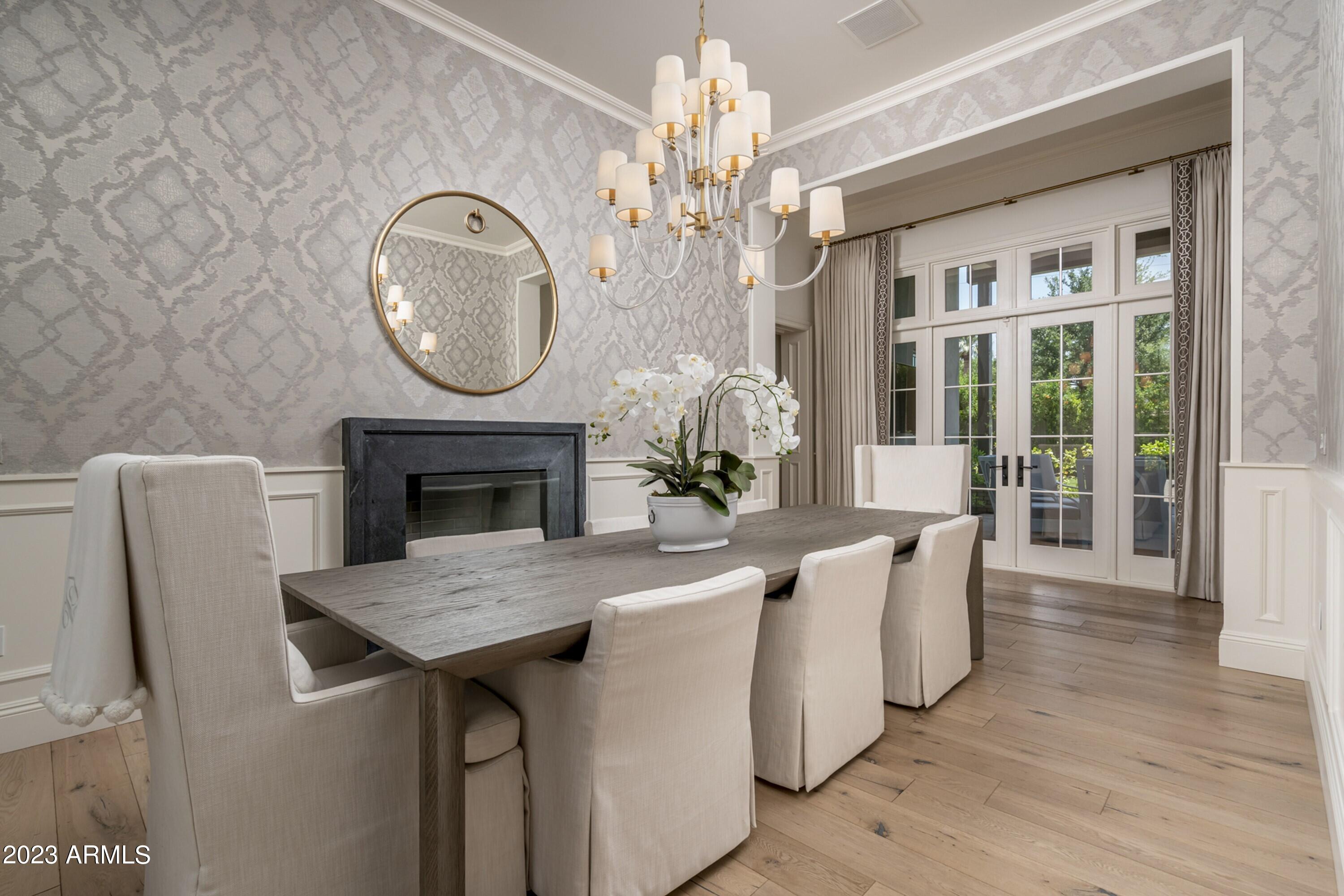 ROYAL PALM CIRCLE - Residential