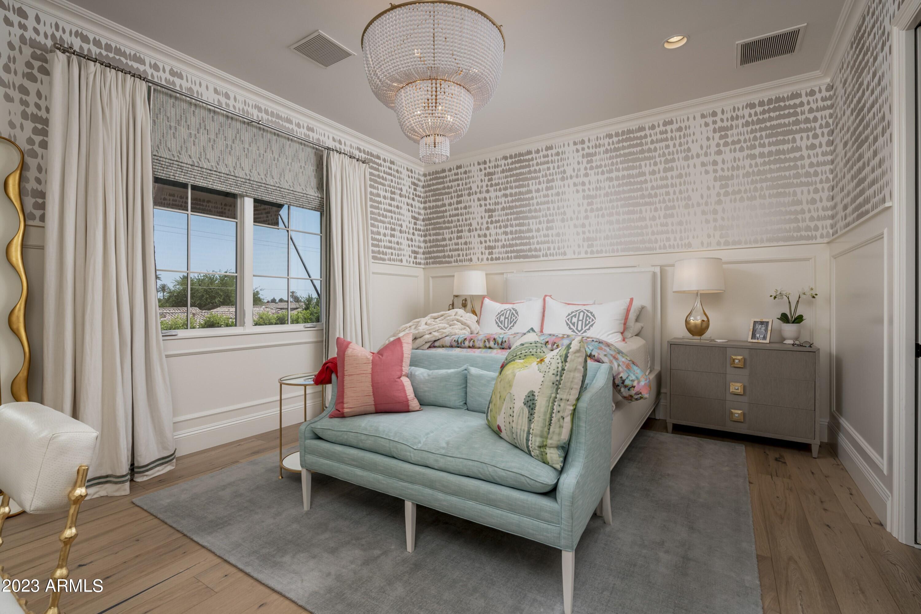 ROYAL PALM CIRCLE - Residential