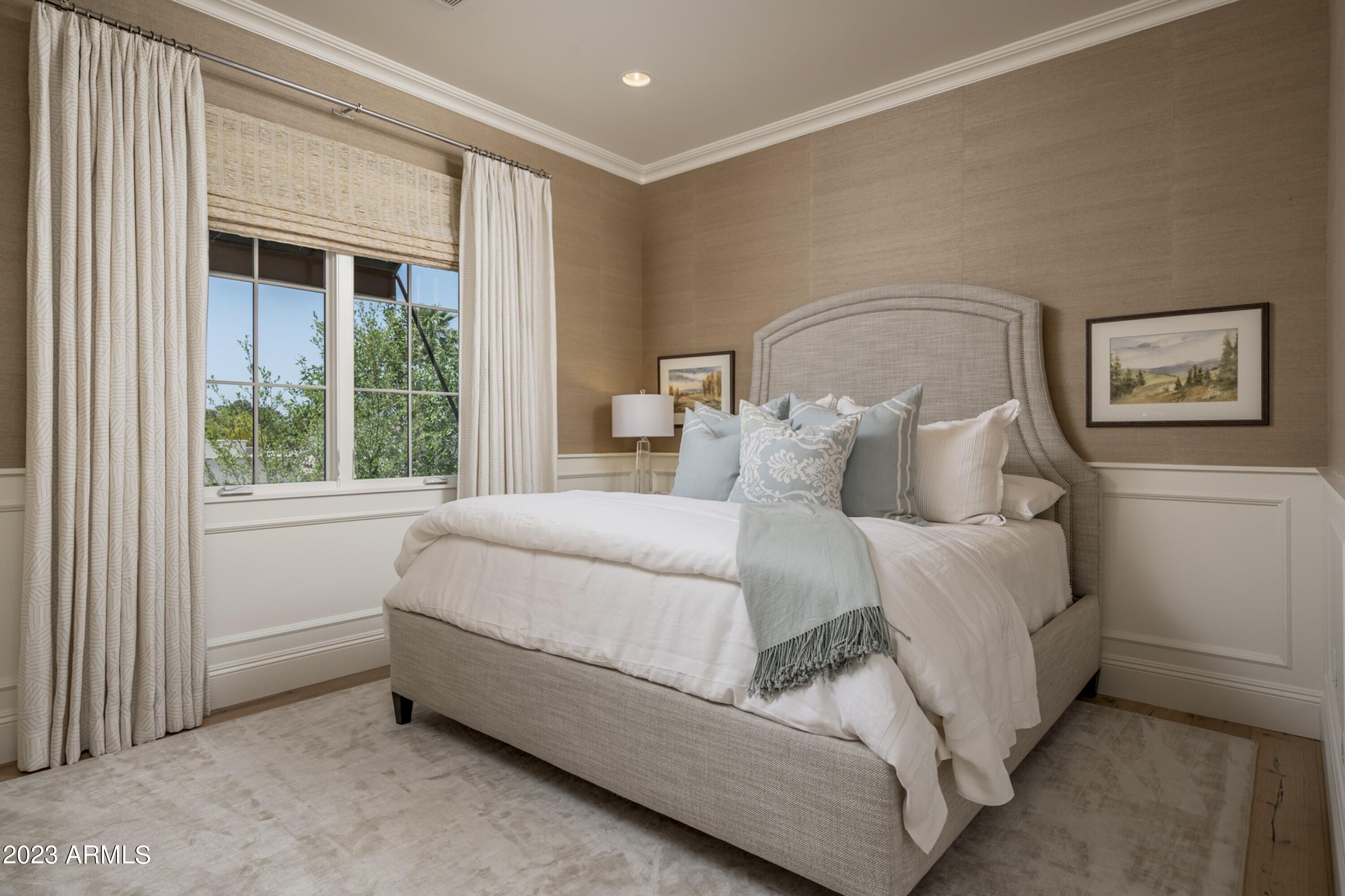 ROYAL PALM CIRCLE - Residential