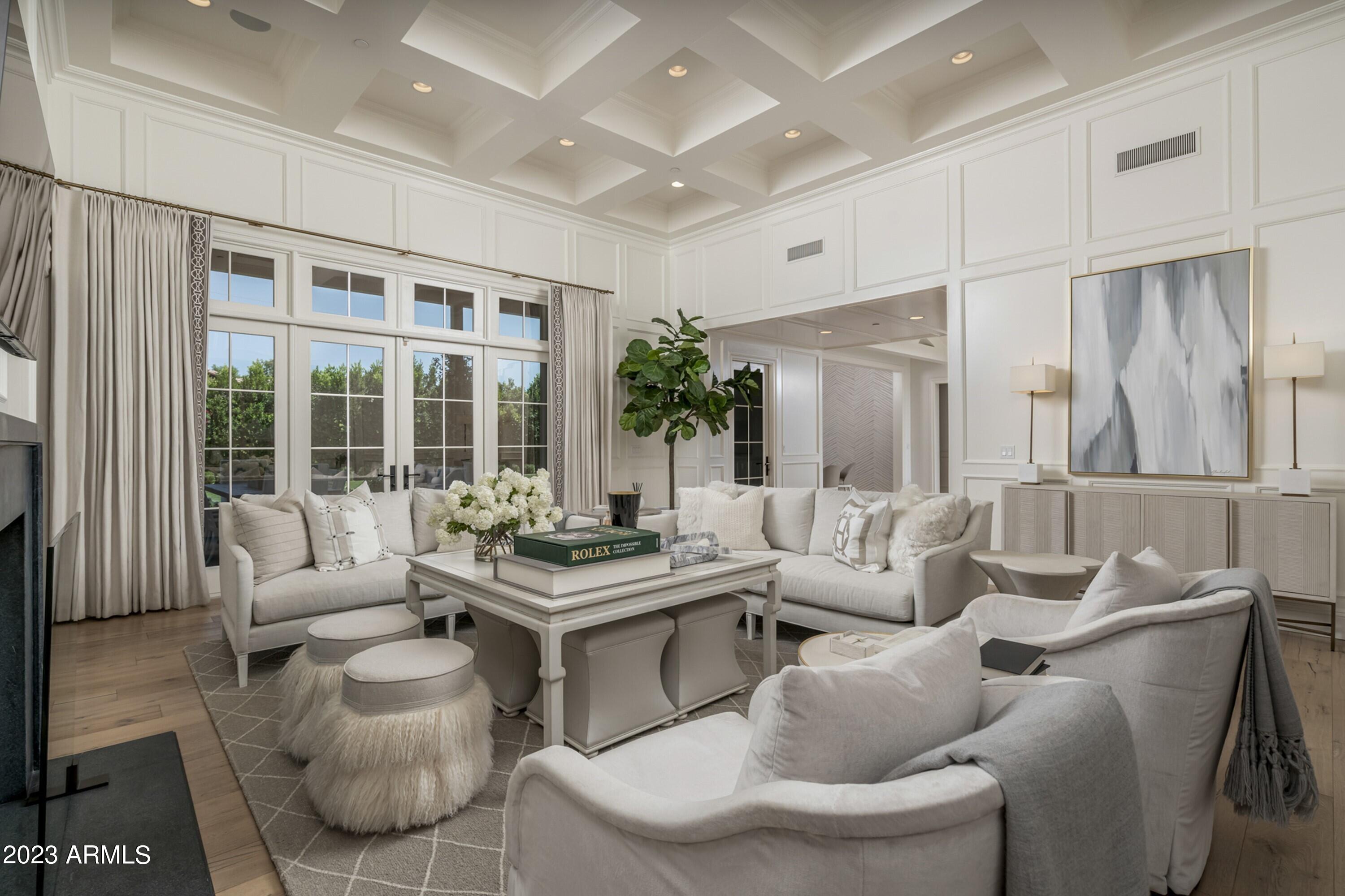 ROYAL PALM CIRCLE - Residential