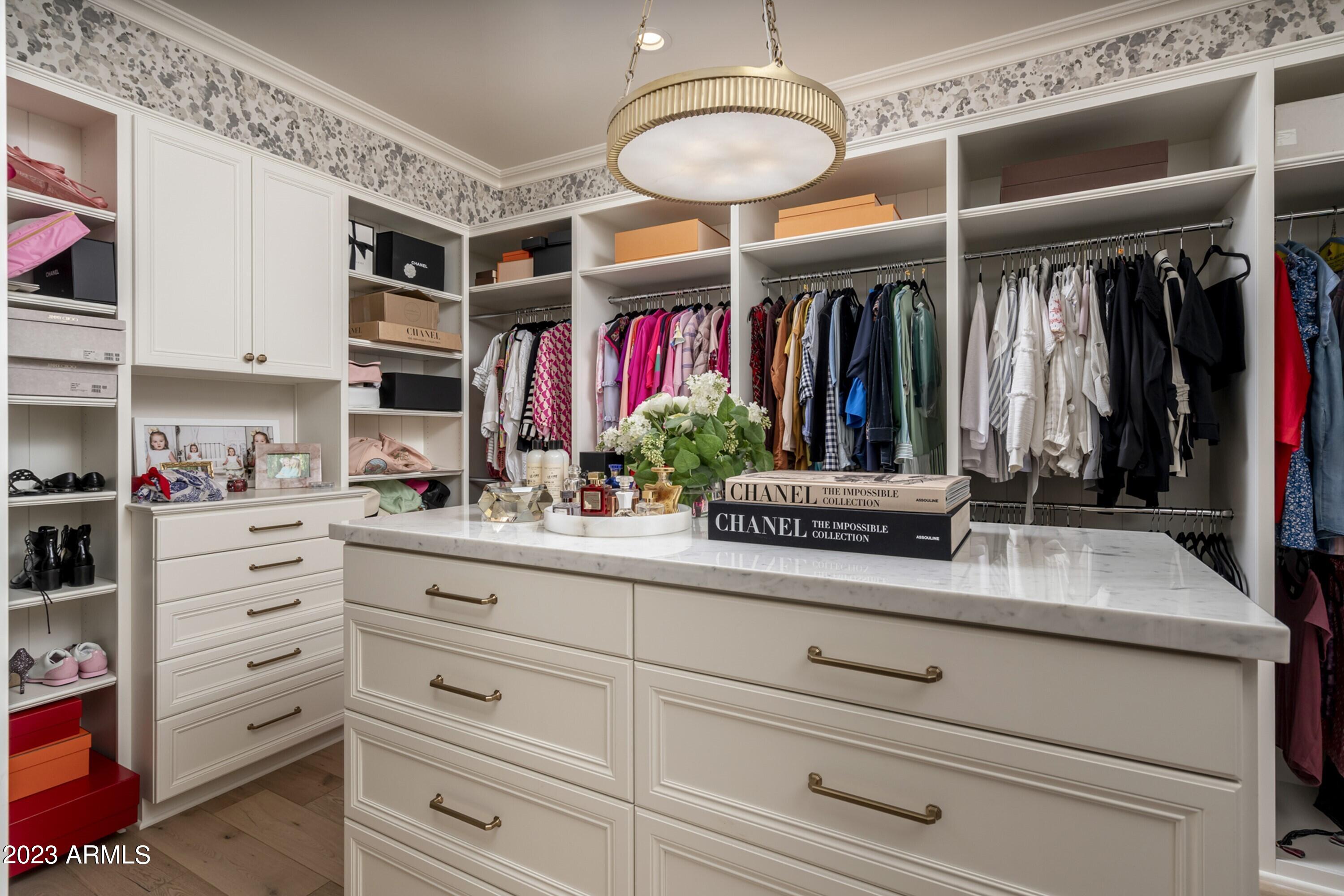 ROYAL PALM CIRCLE - Residential
