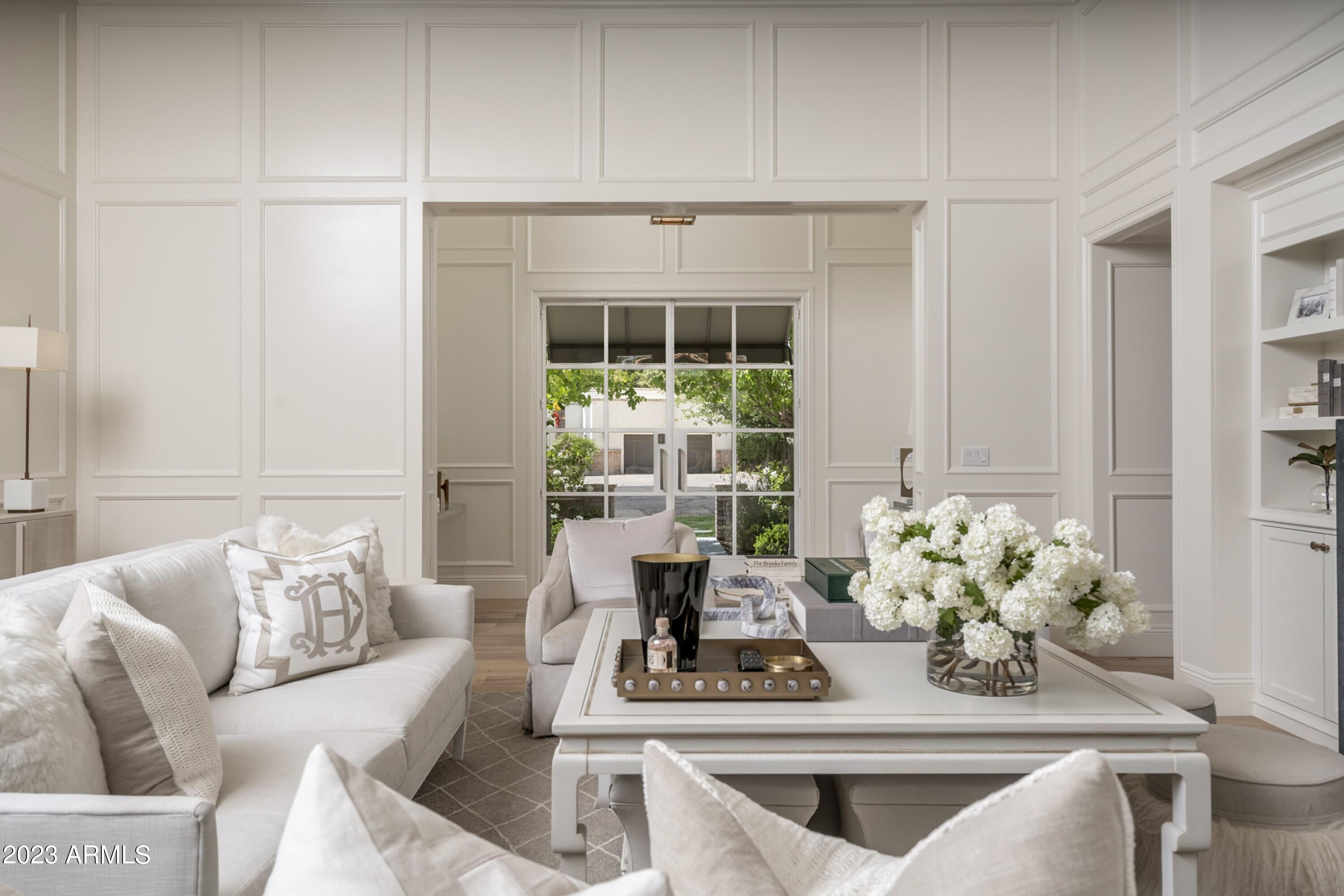 ROYAL PALM CIRCLE - Residential