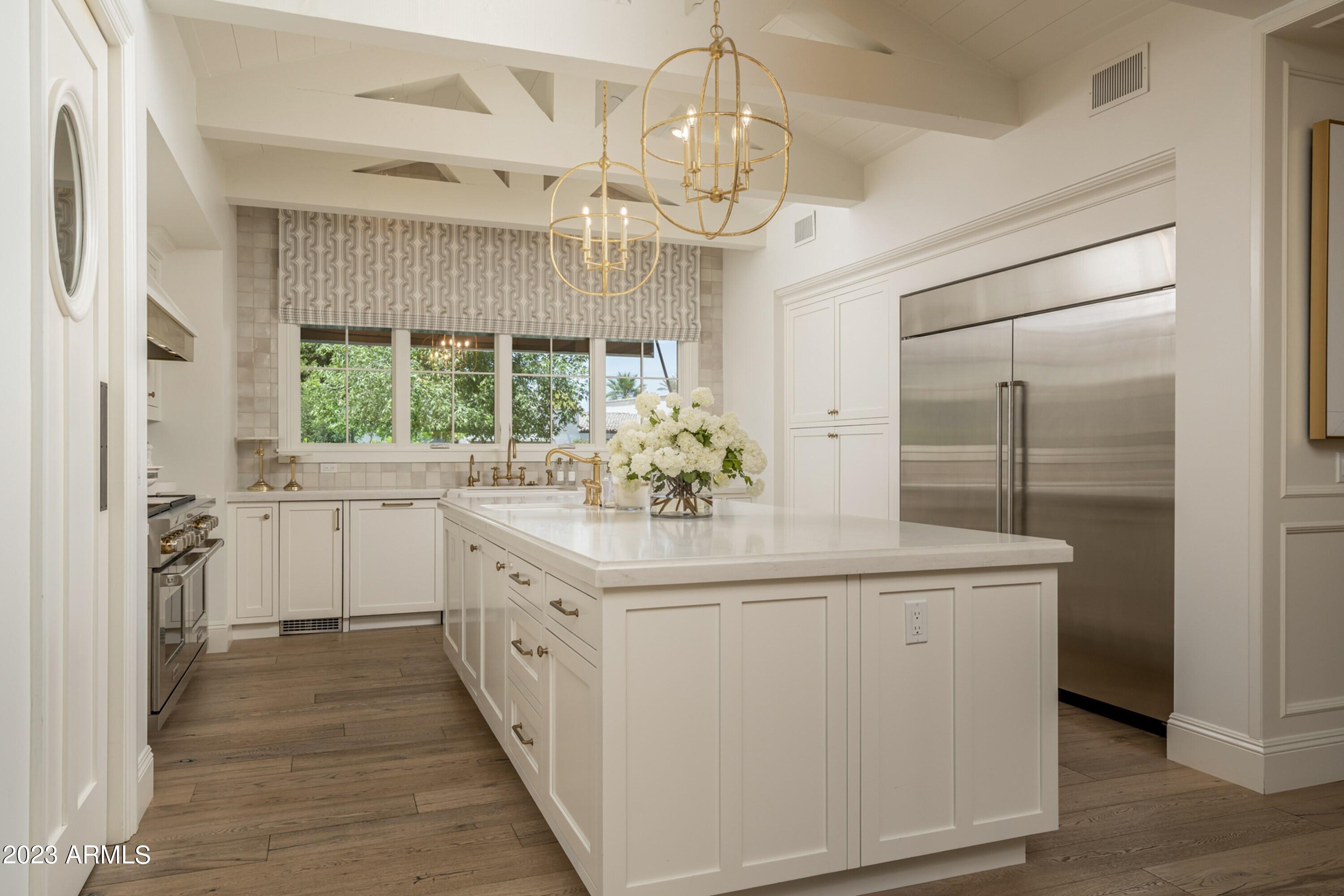 ROYAL PALM CIRCLE - Residential