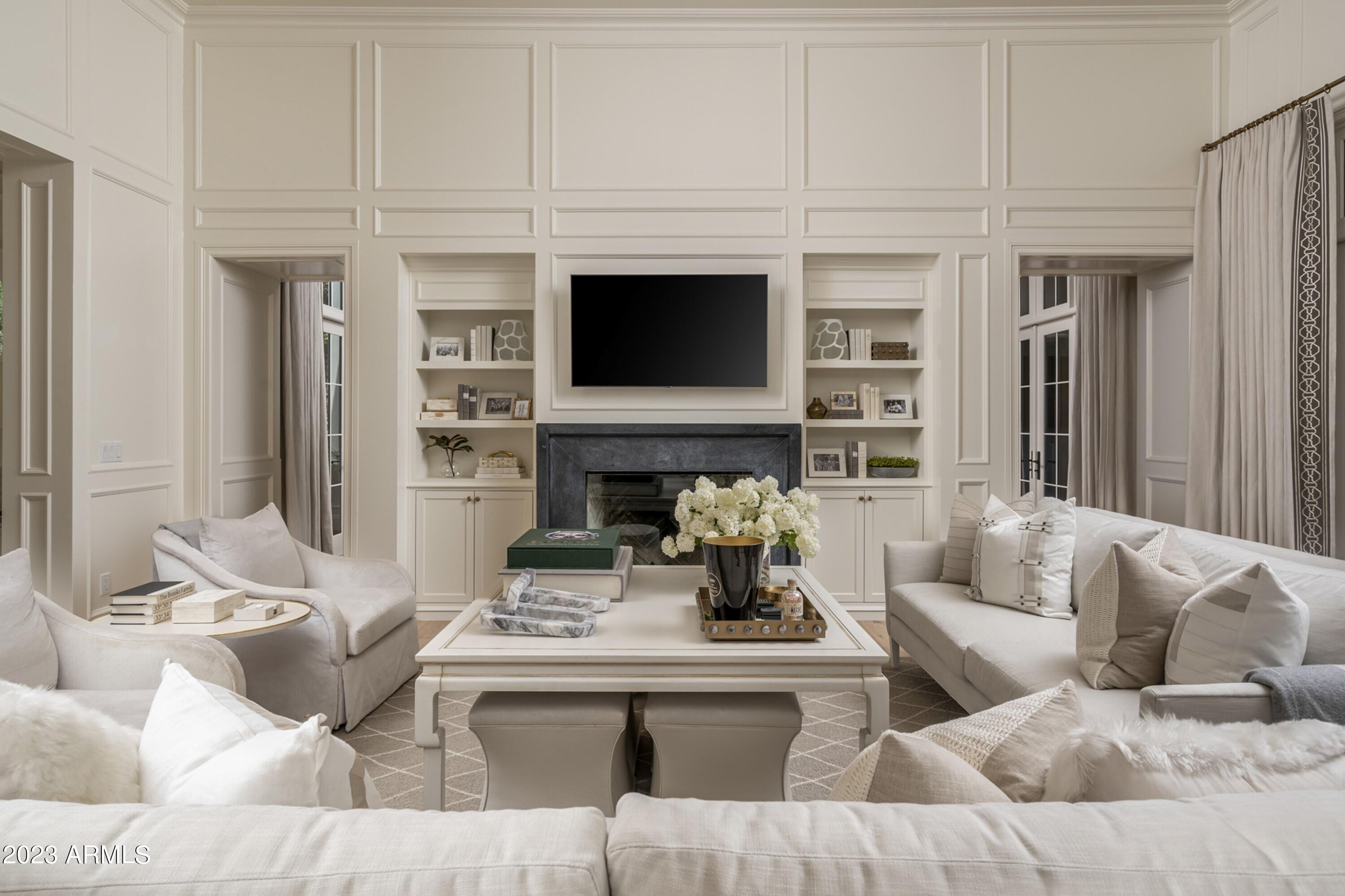 ROYAL PALM CIRCLE - Residential