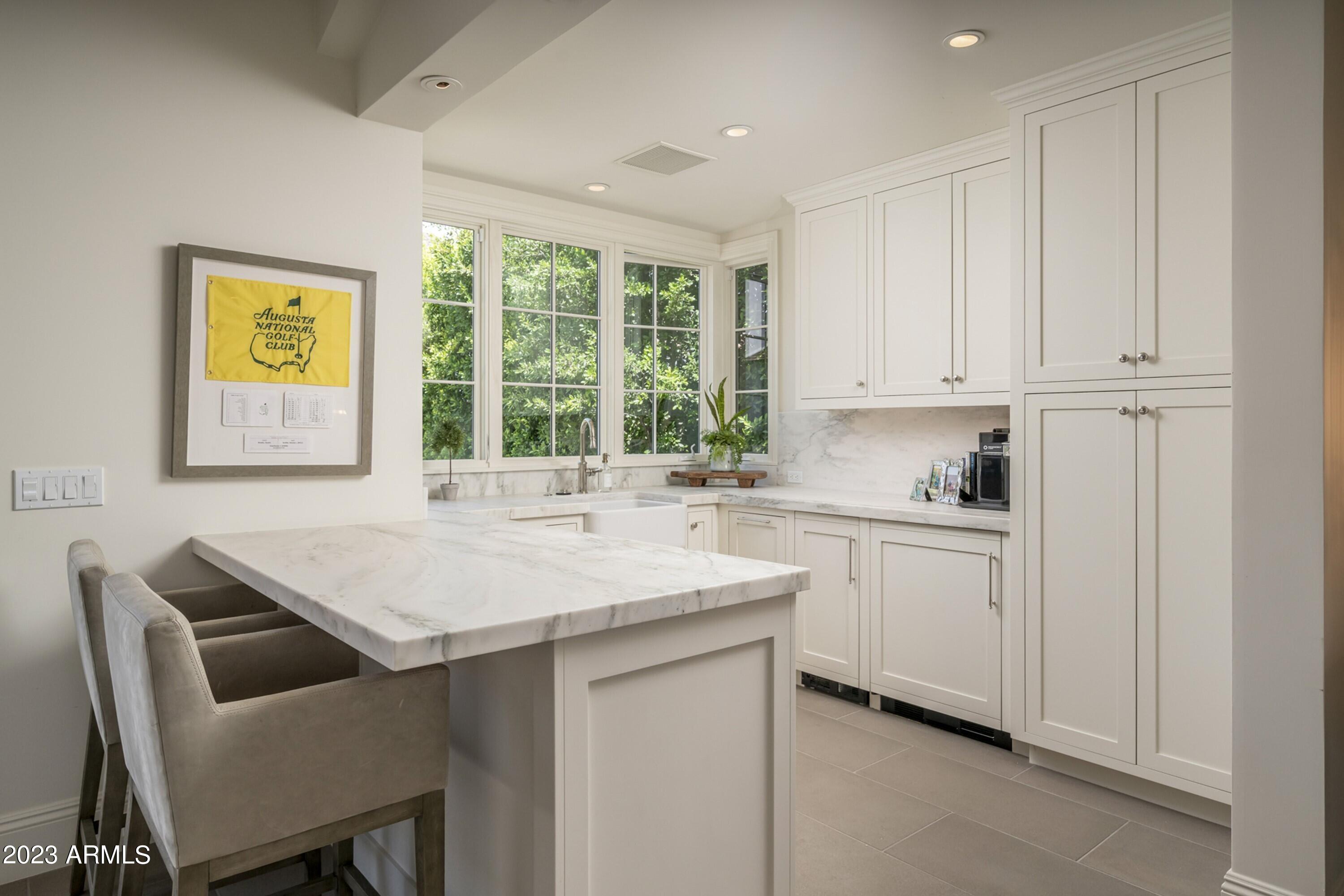 ROYAL PALM CIRCLE - Residential