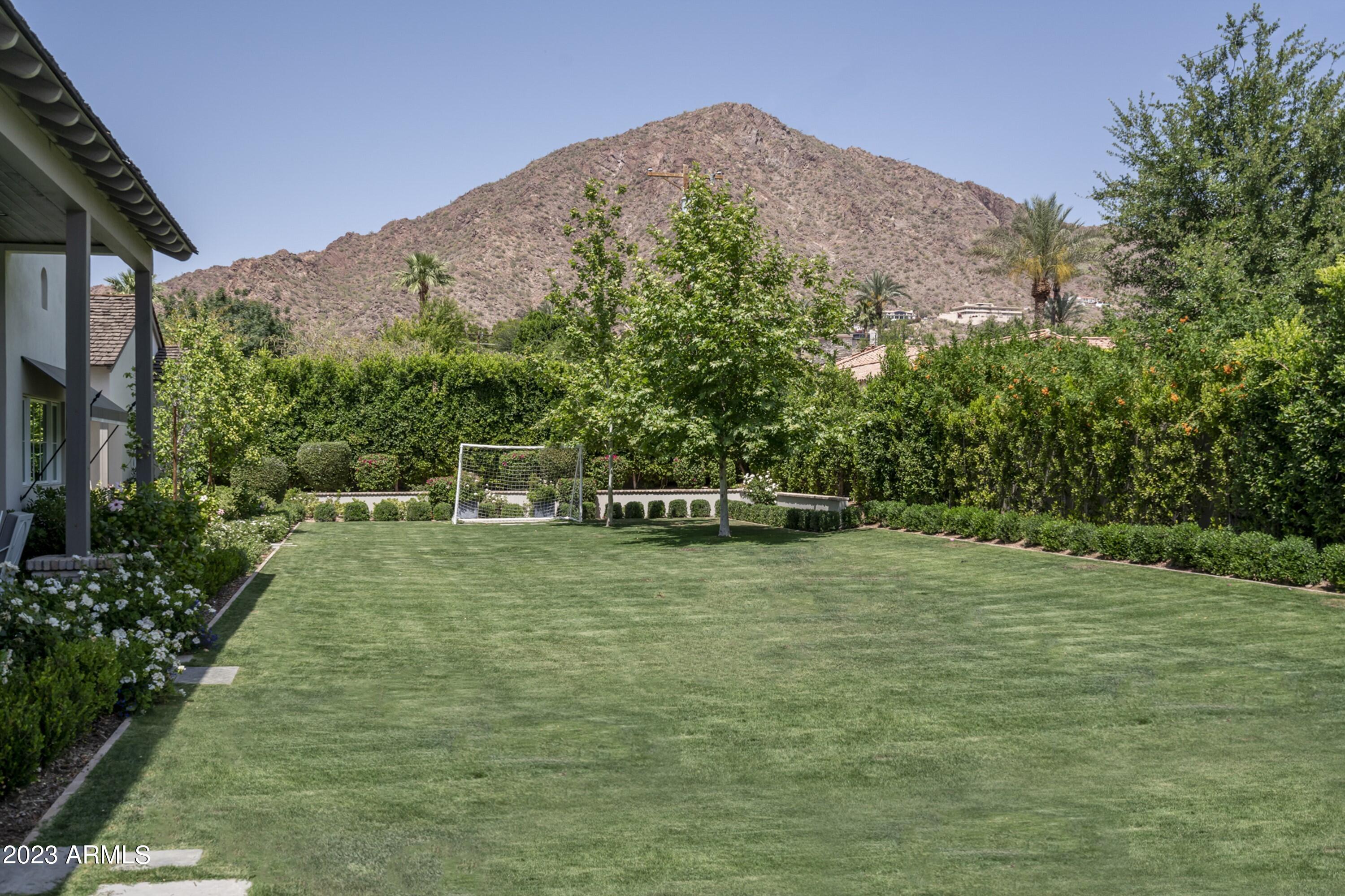 ROYAL PALM CIRCLE - Residential