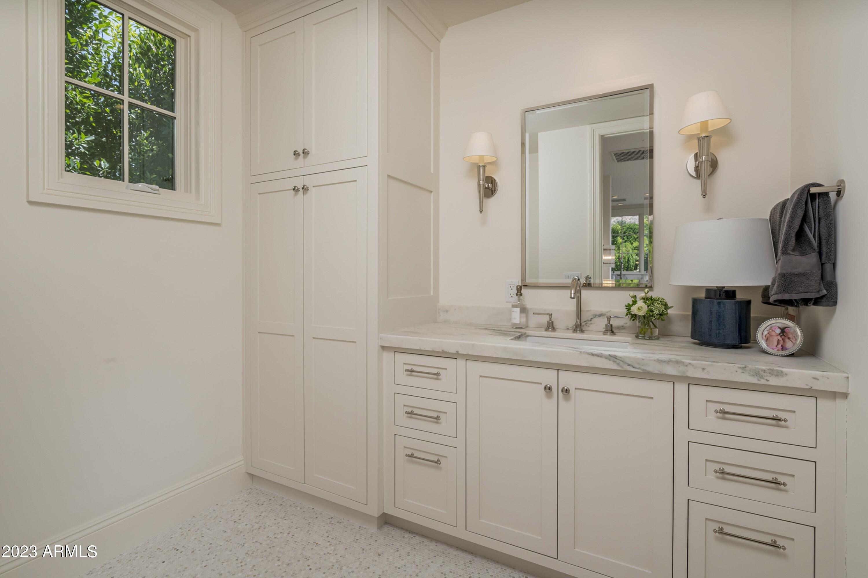 ROYAL PALM CIRCLE - Residential