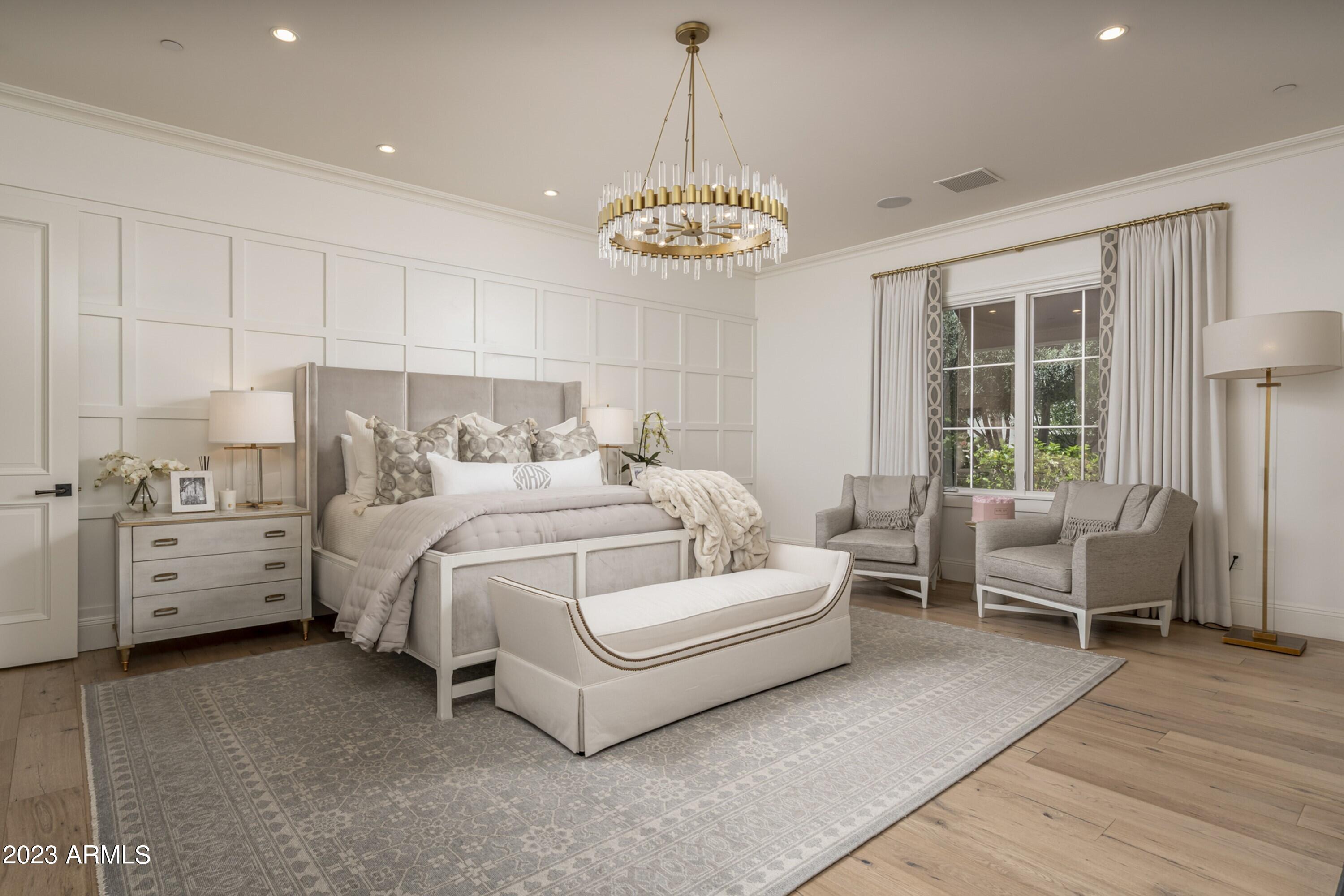 ROYAL PALM CIRCLE - Residential