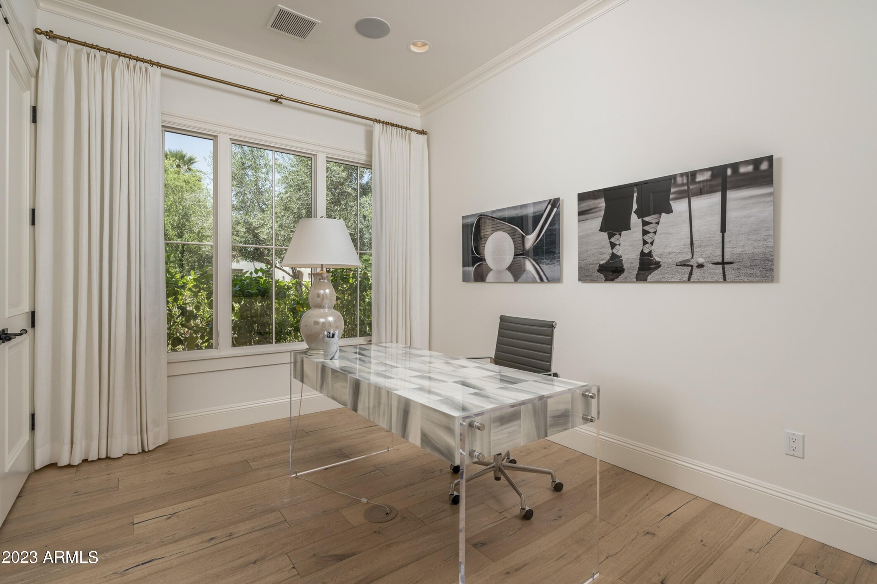 ROYAL PALM CIRCLE - Residential