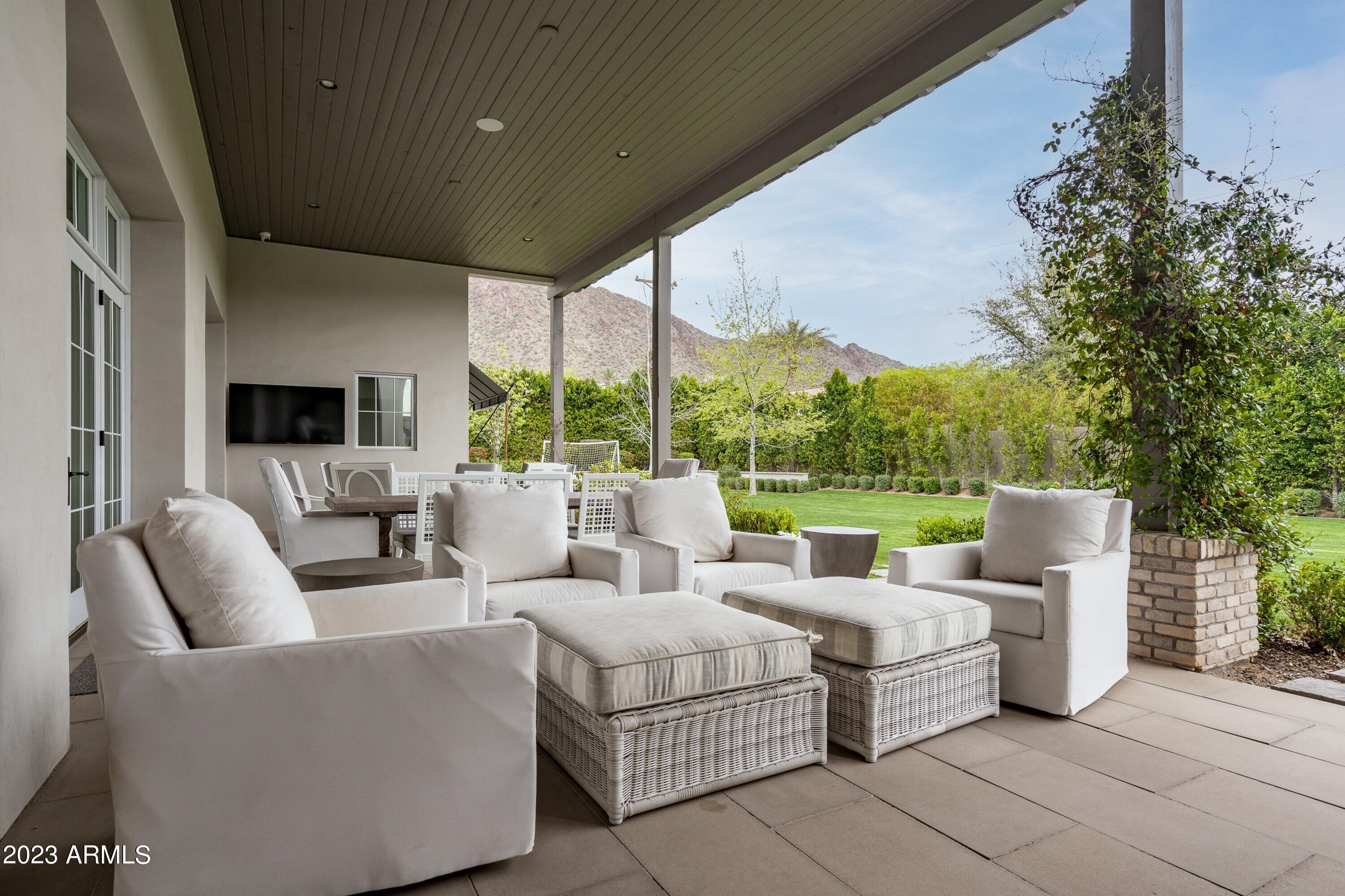ROYAL PALM CIRCLE - Residential