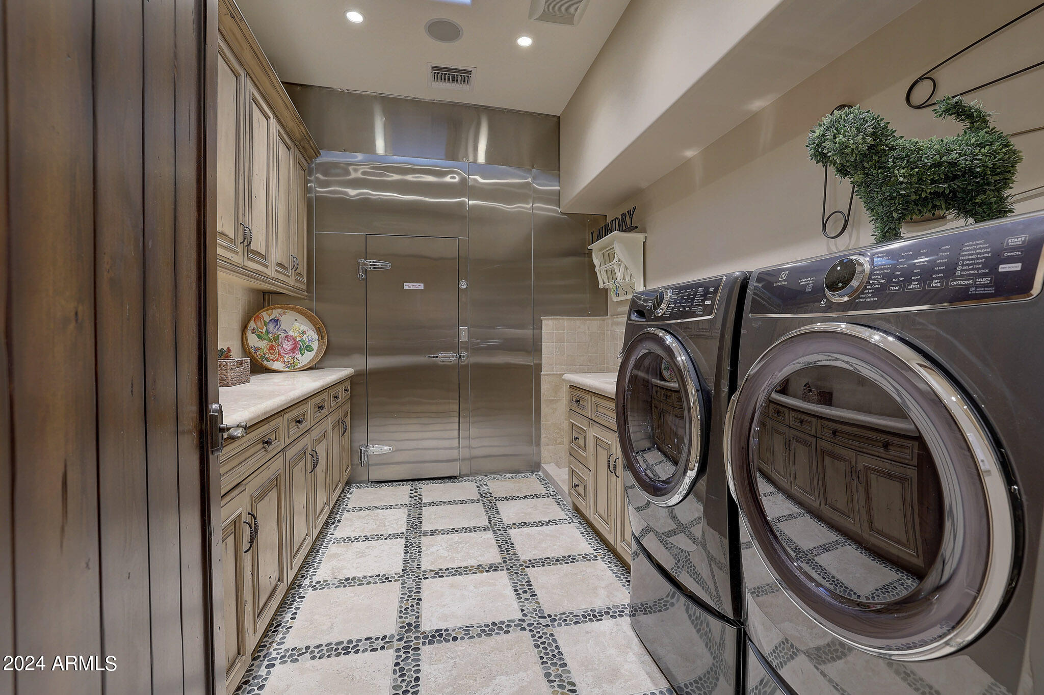 MALCOMB ESTATES - Residential