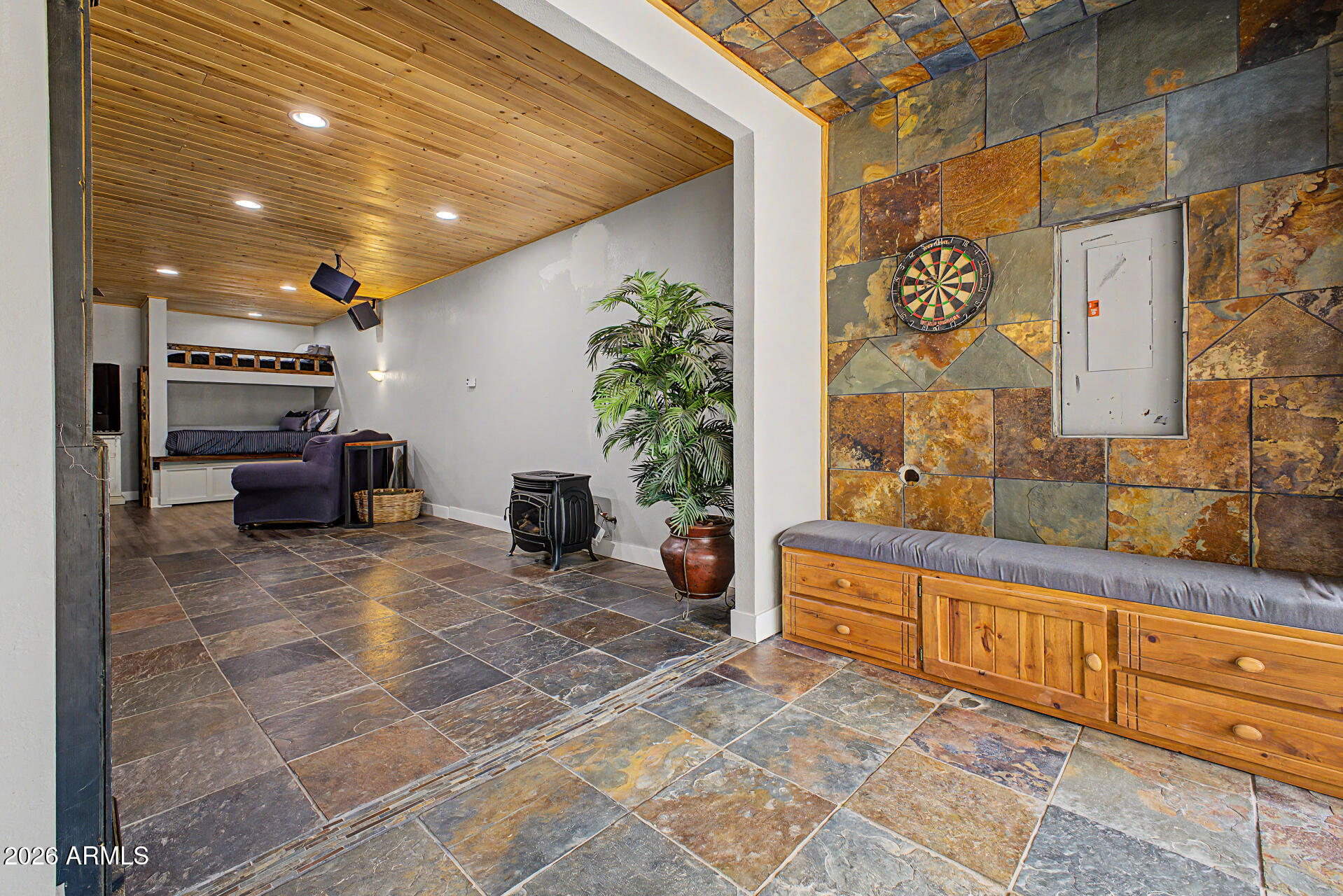 FOREST LAKES ESTATES 5 - Residential