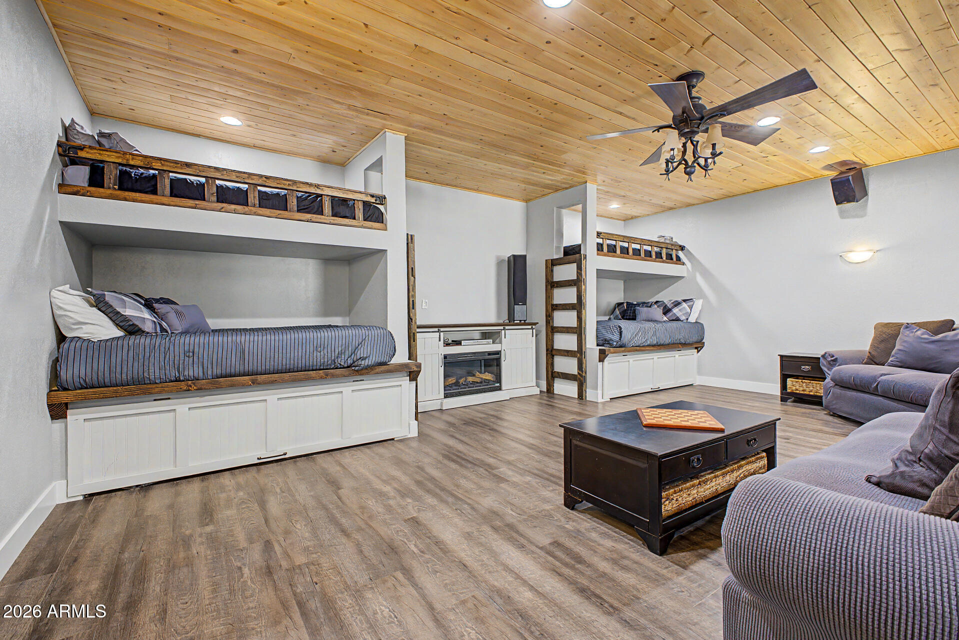 FOREST LAKES ESTATES 5 - Residential