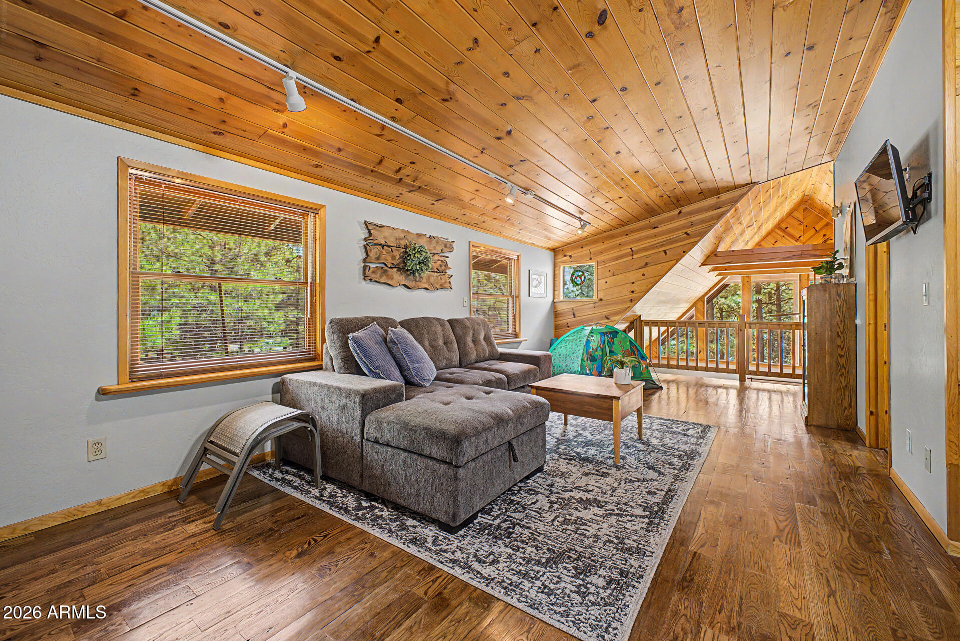 FOREST LAKES ESTATES 5 - Residential