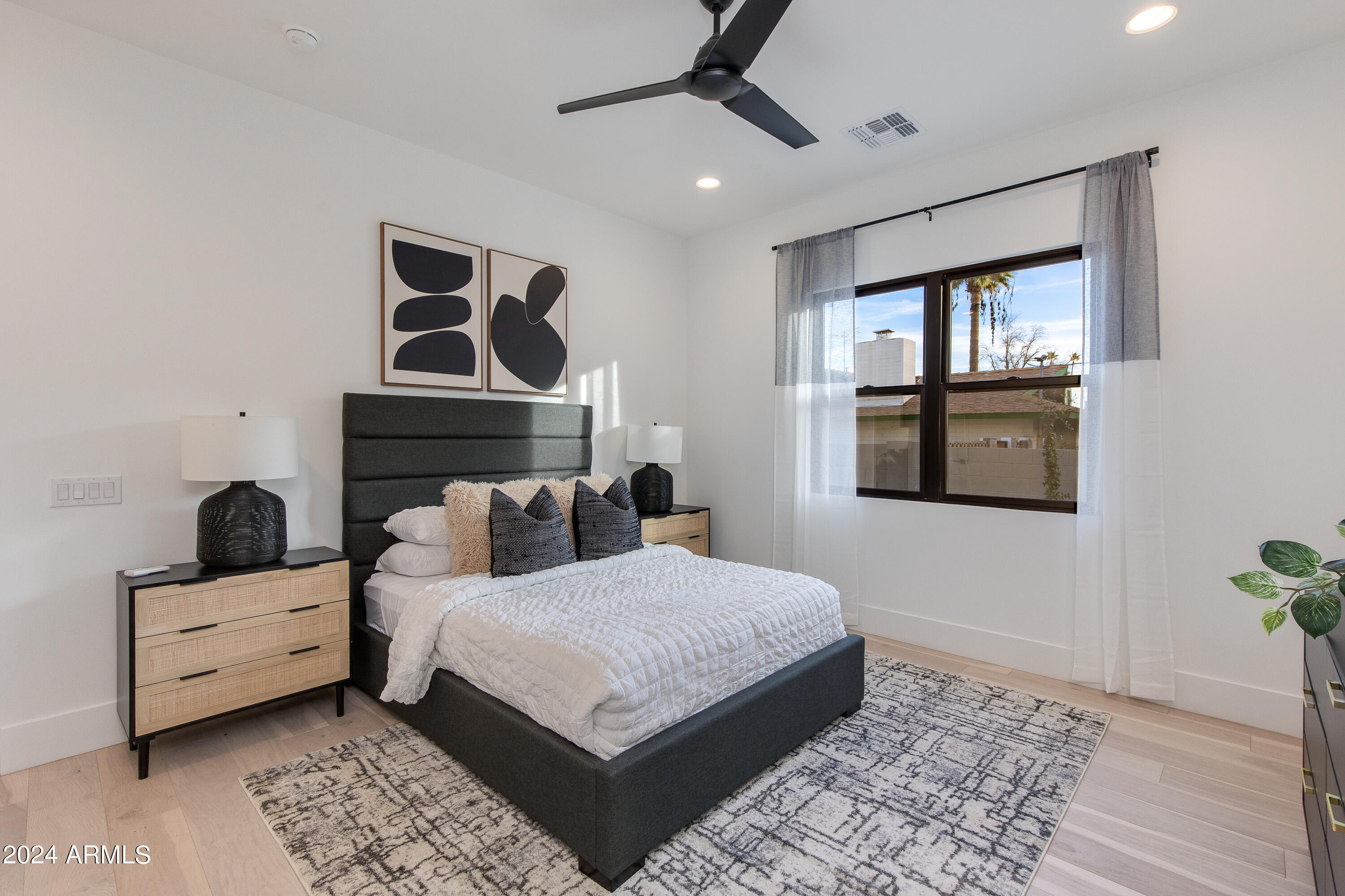 WHITCOMBS ROUNDUP RANCHOS - Residential