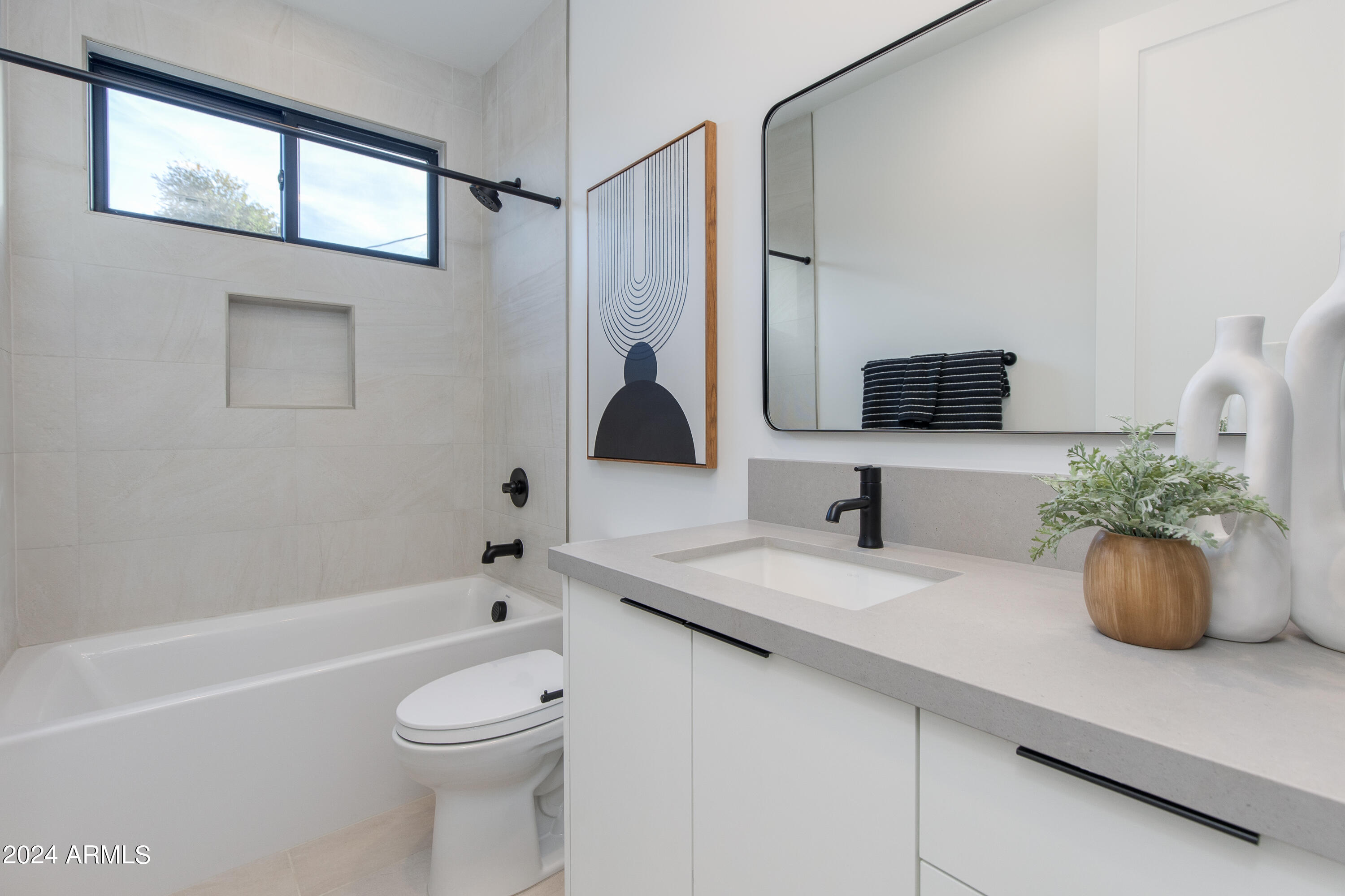 WHITCOMBS ROUNDUP RANCHOS - Residential